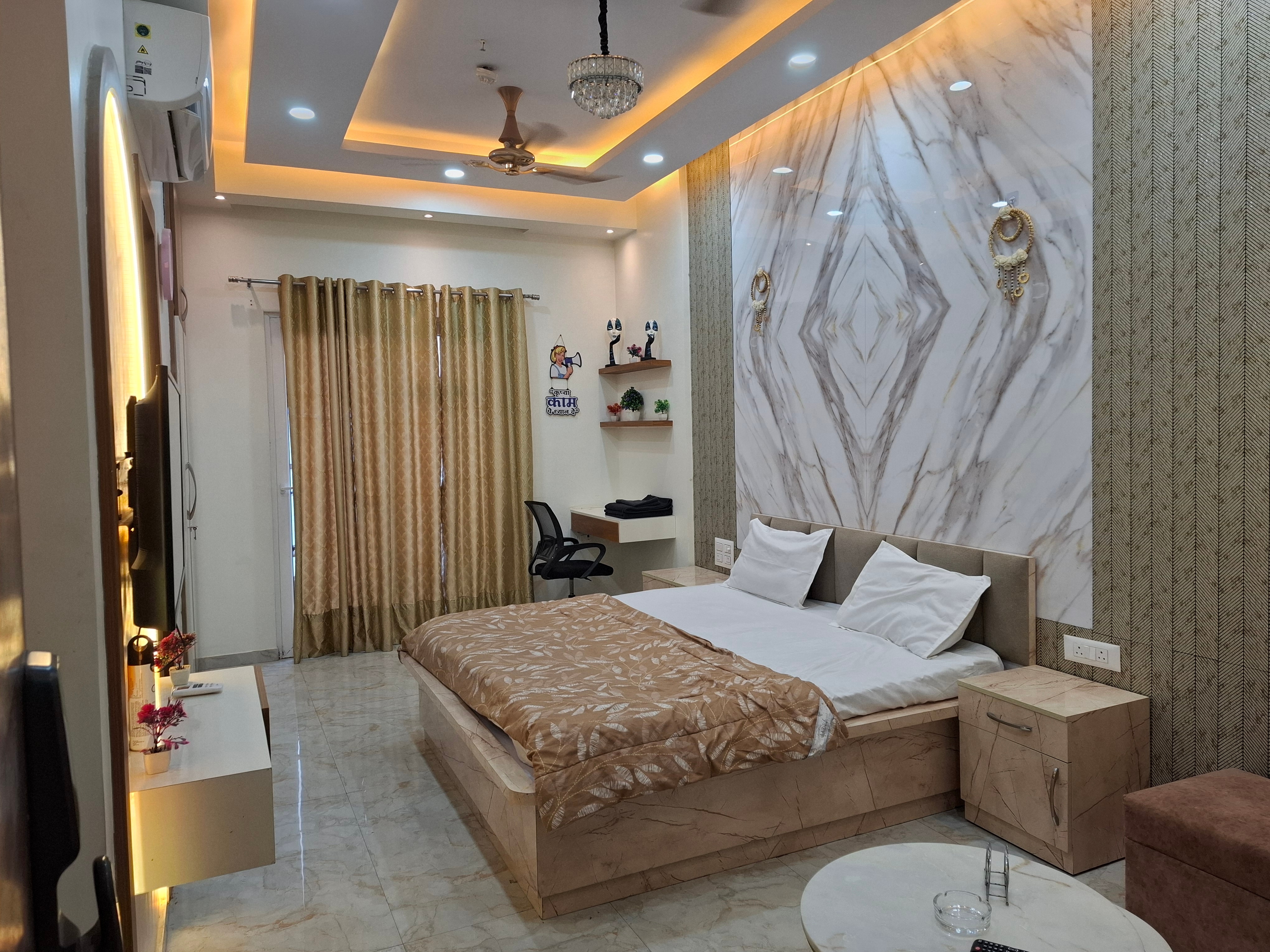 STAR STUDIOS 𝗕𝗢𝗢𝗞 Noida Apartment
