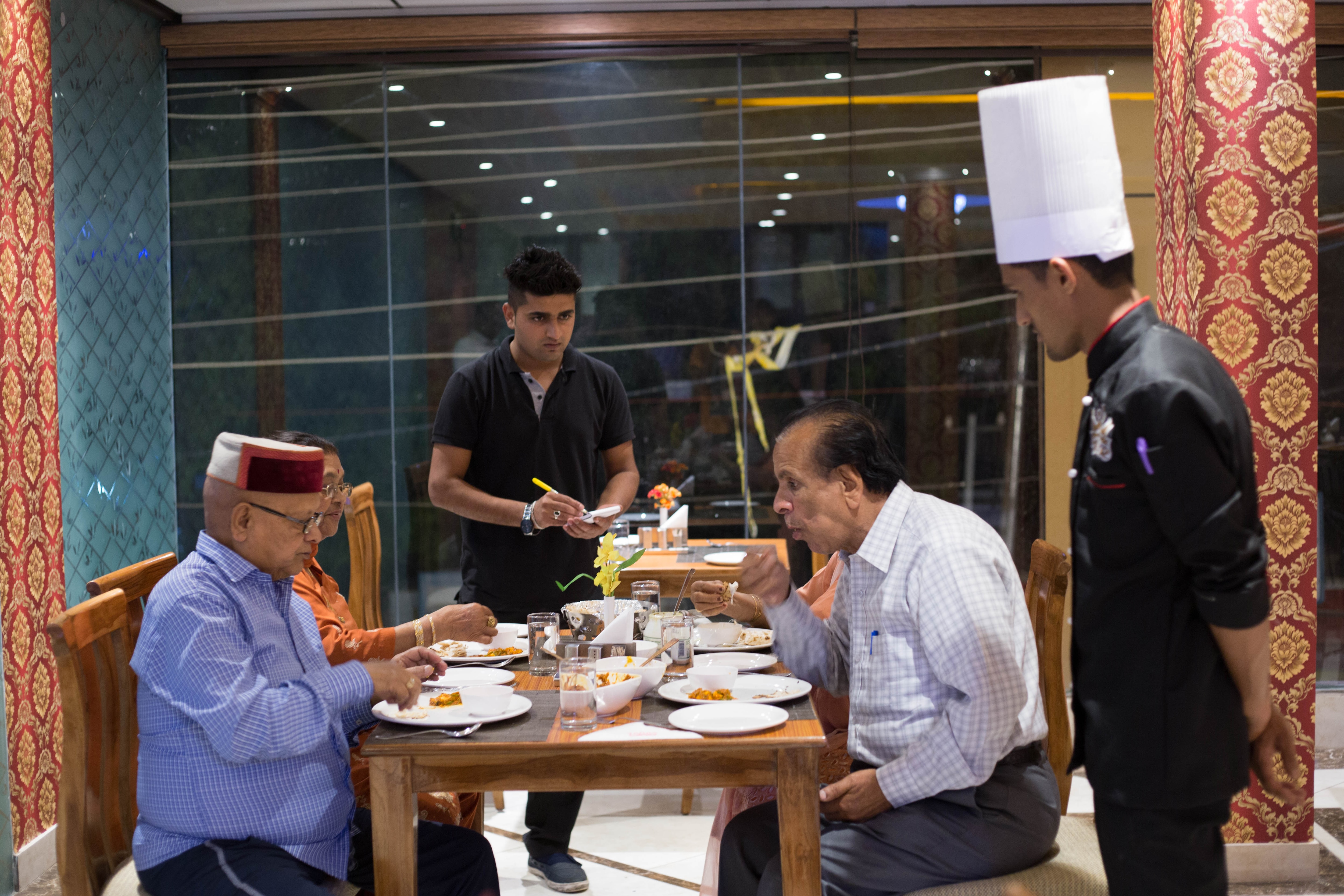 KINGS RESTAURANT
