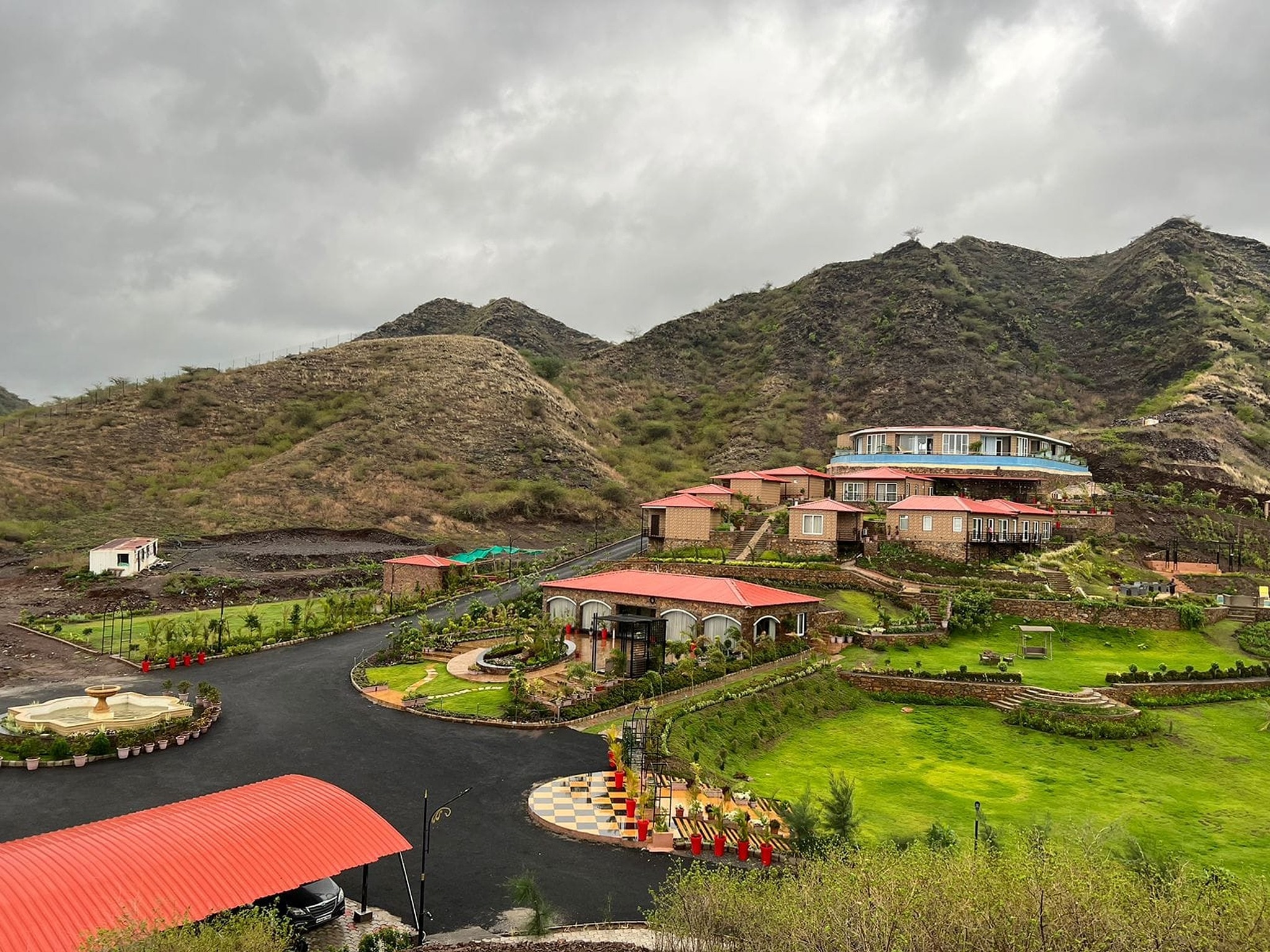 Clubhouse Resort Swarnagarh Udaipur-Restaurant