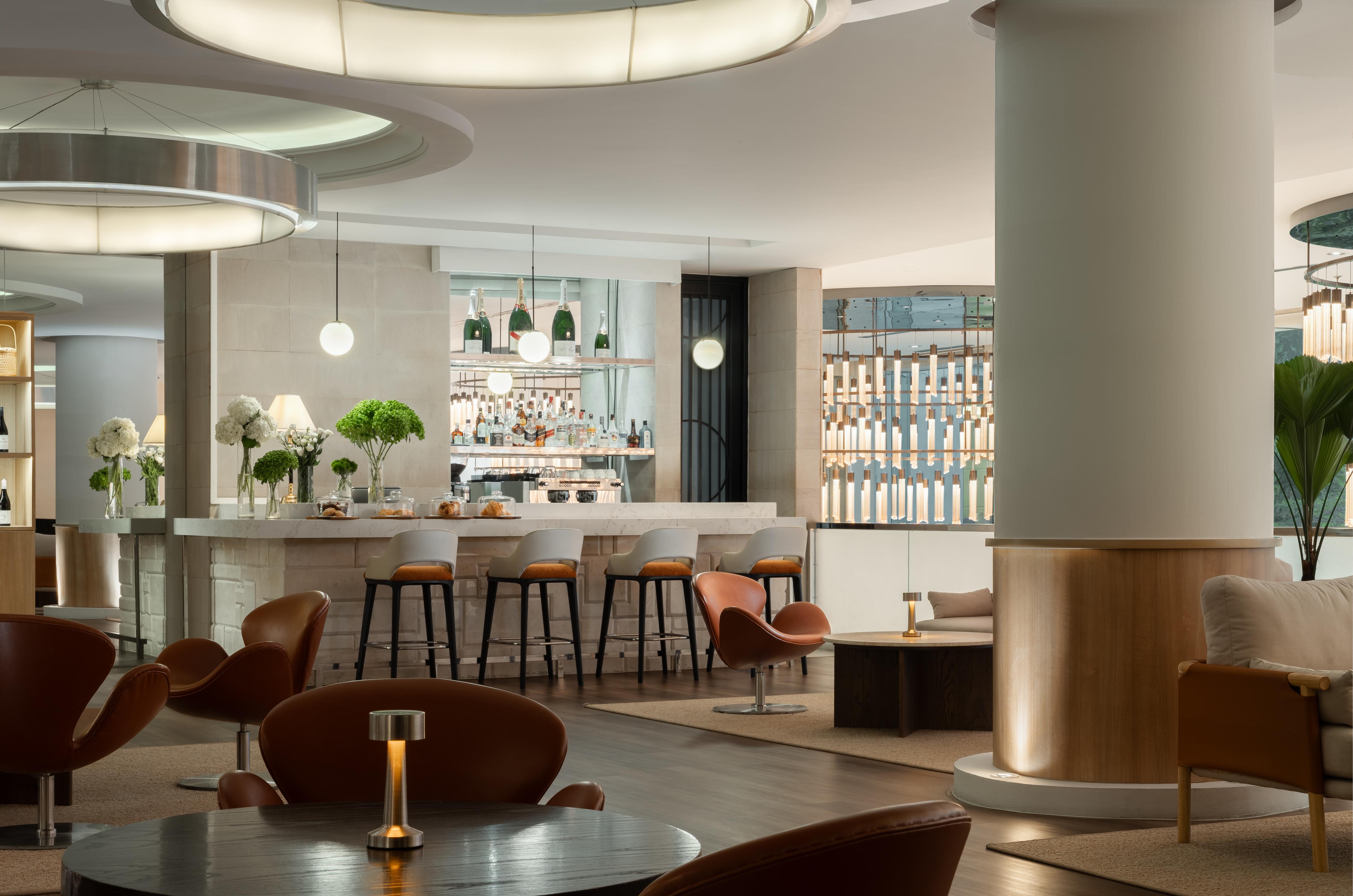 Dusit Gourmet & Lobby Lounge