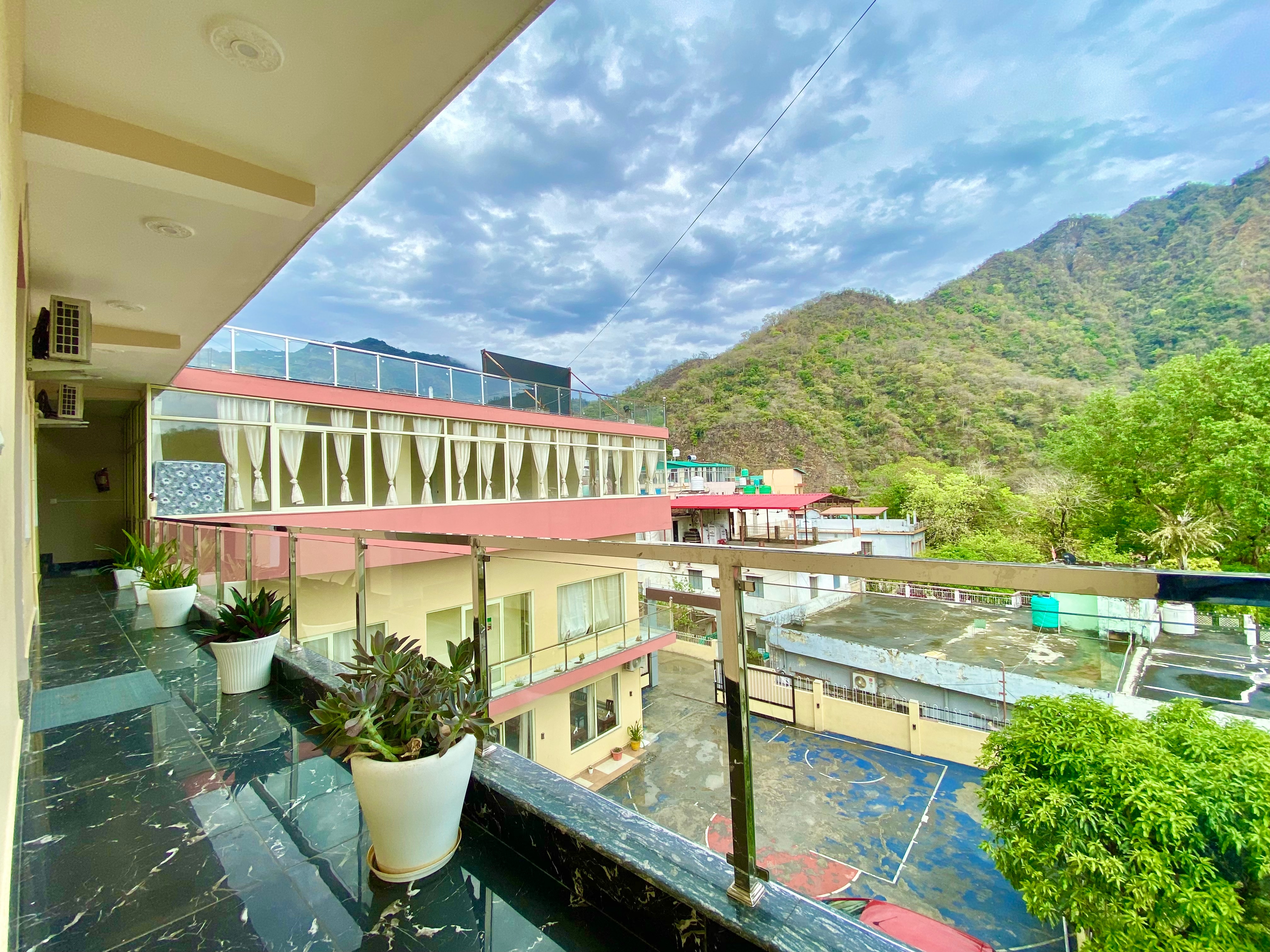 Tapovan New Residency (5 minutes walk to Laxman Jhula) Hotel Rishikesh ...