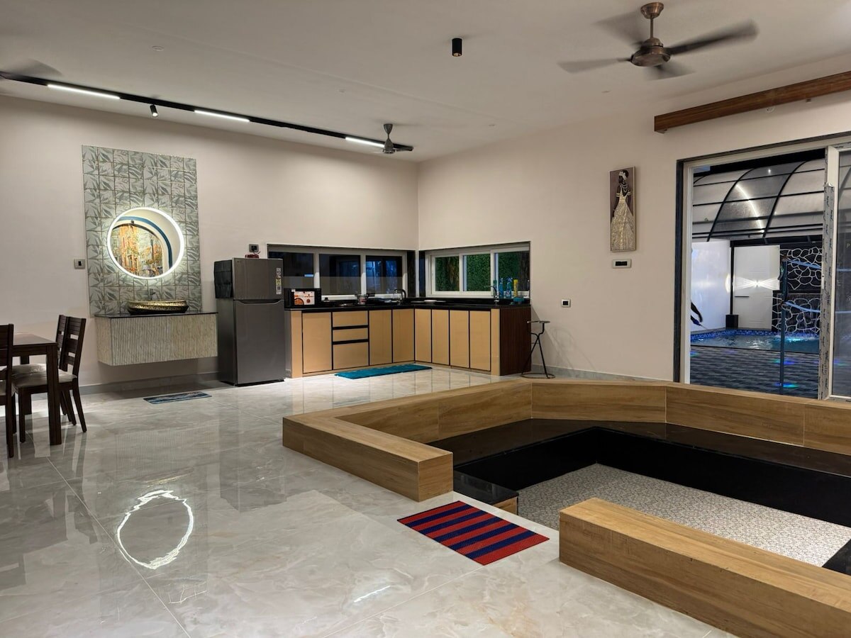 Luxury Beach Villa with Pool Music Party Space 𝗕𝗢𝗢𝗞 Mahabalipuram Villa