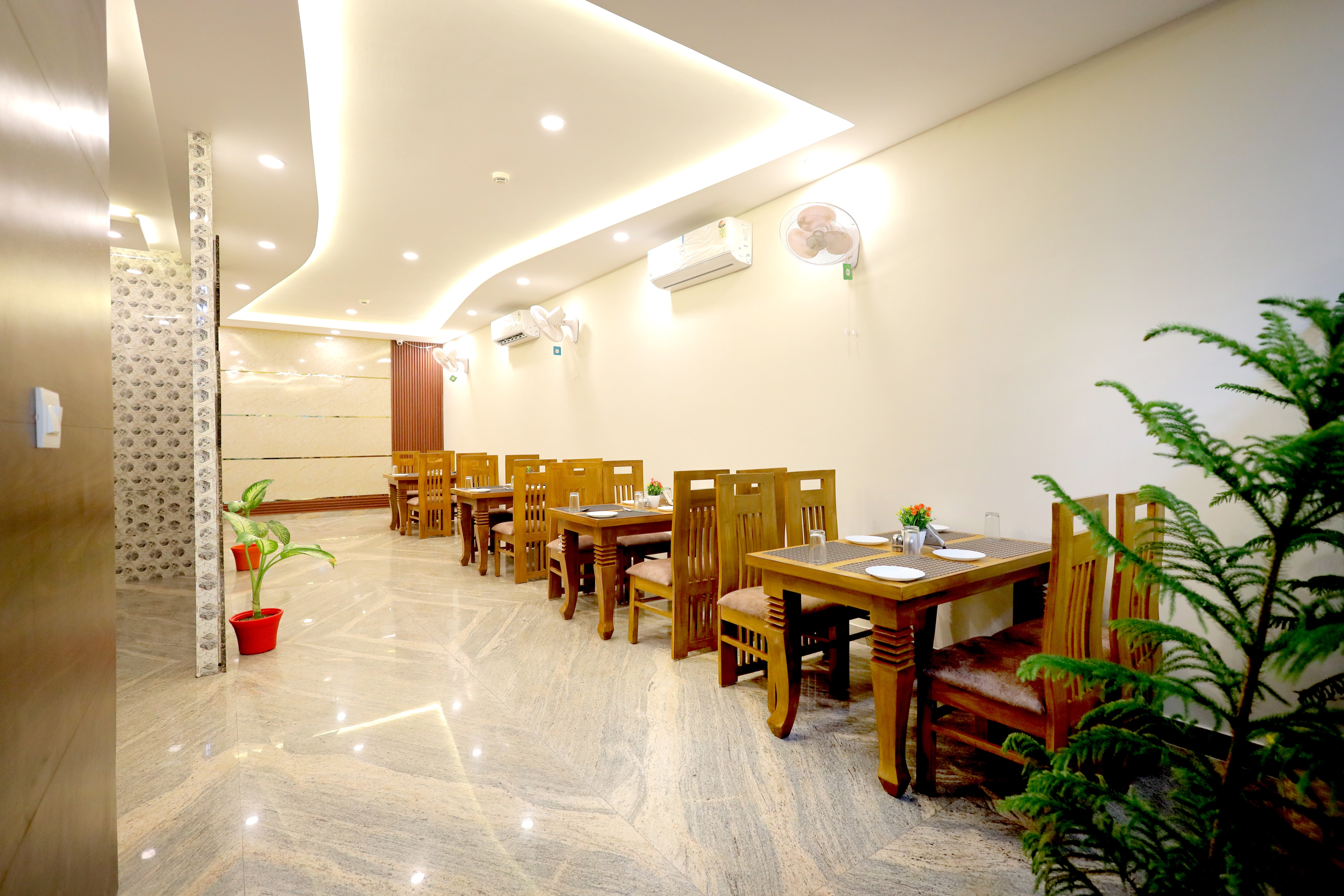 SMR RESTAURANT