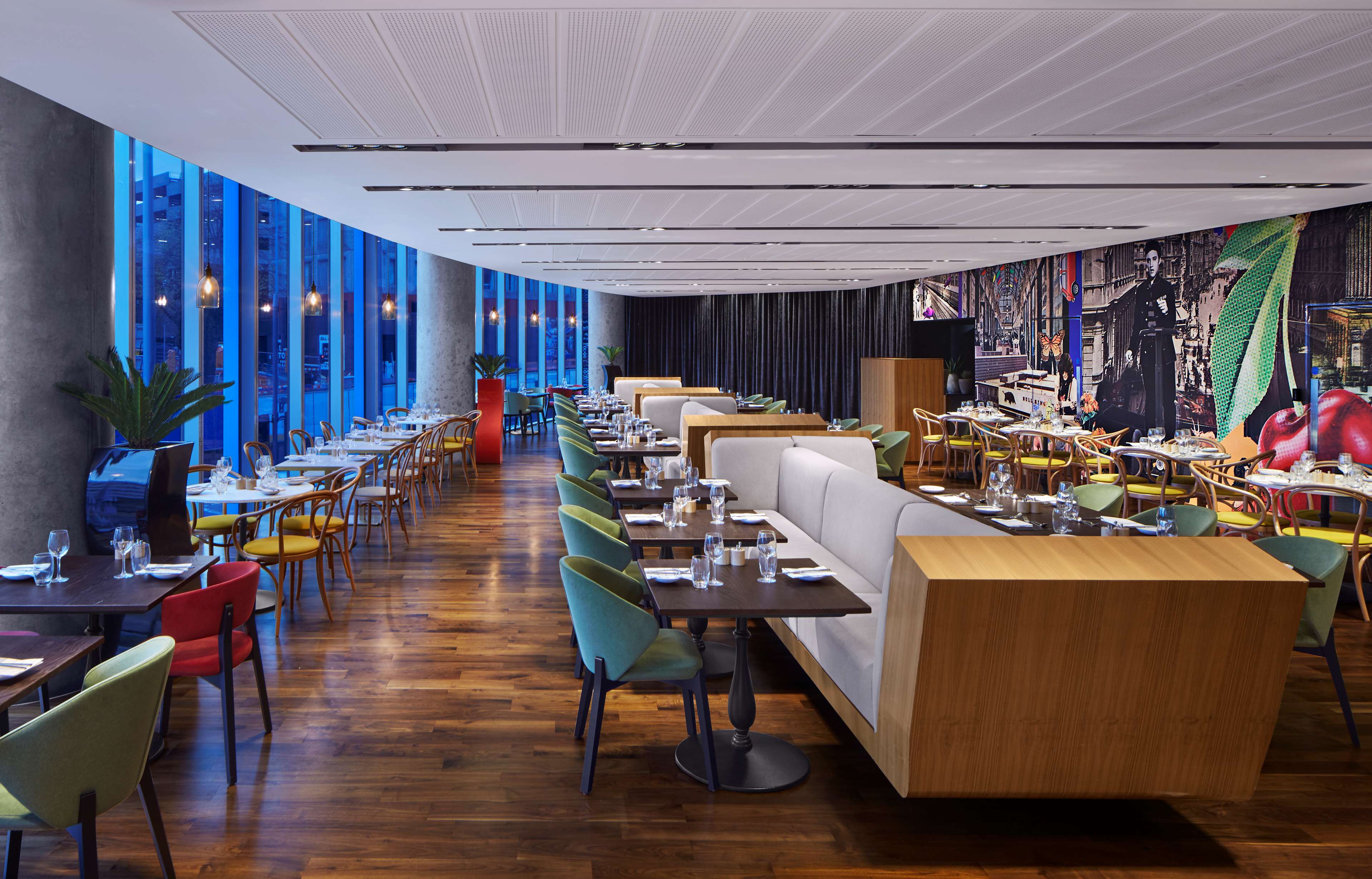 Collage Restaurant & Lobby Bar