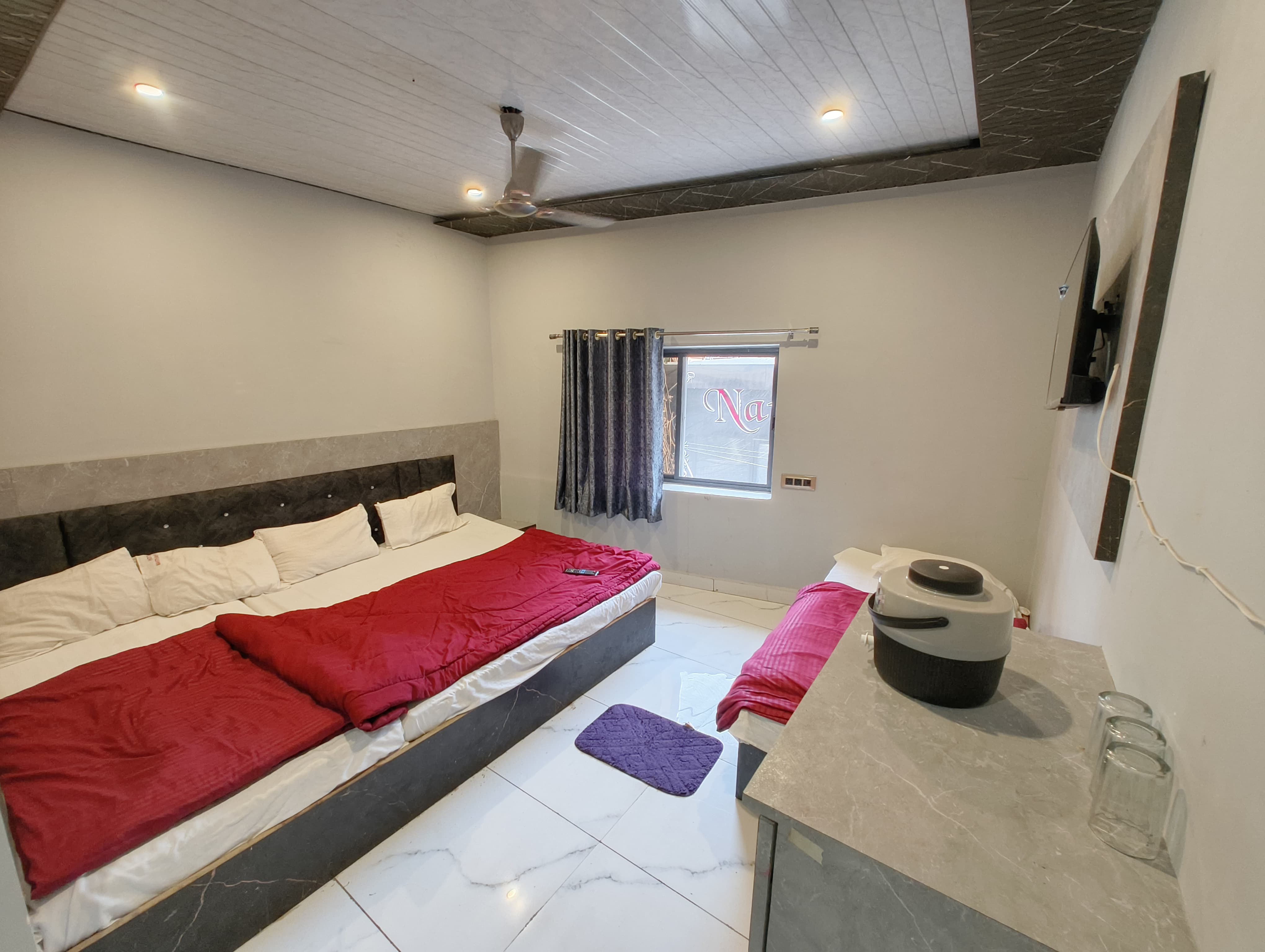 Hotel Manthan Palace, Ujjain — ₹1000/night, 3.8★, 200 m from Mahakal Temple