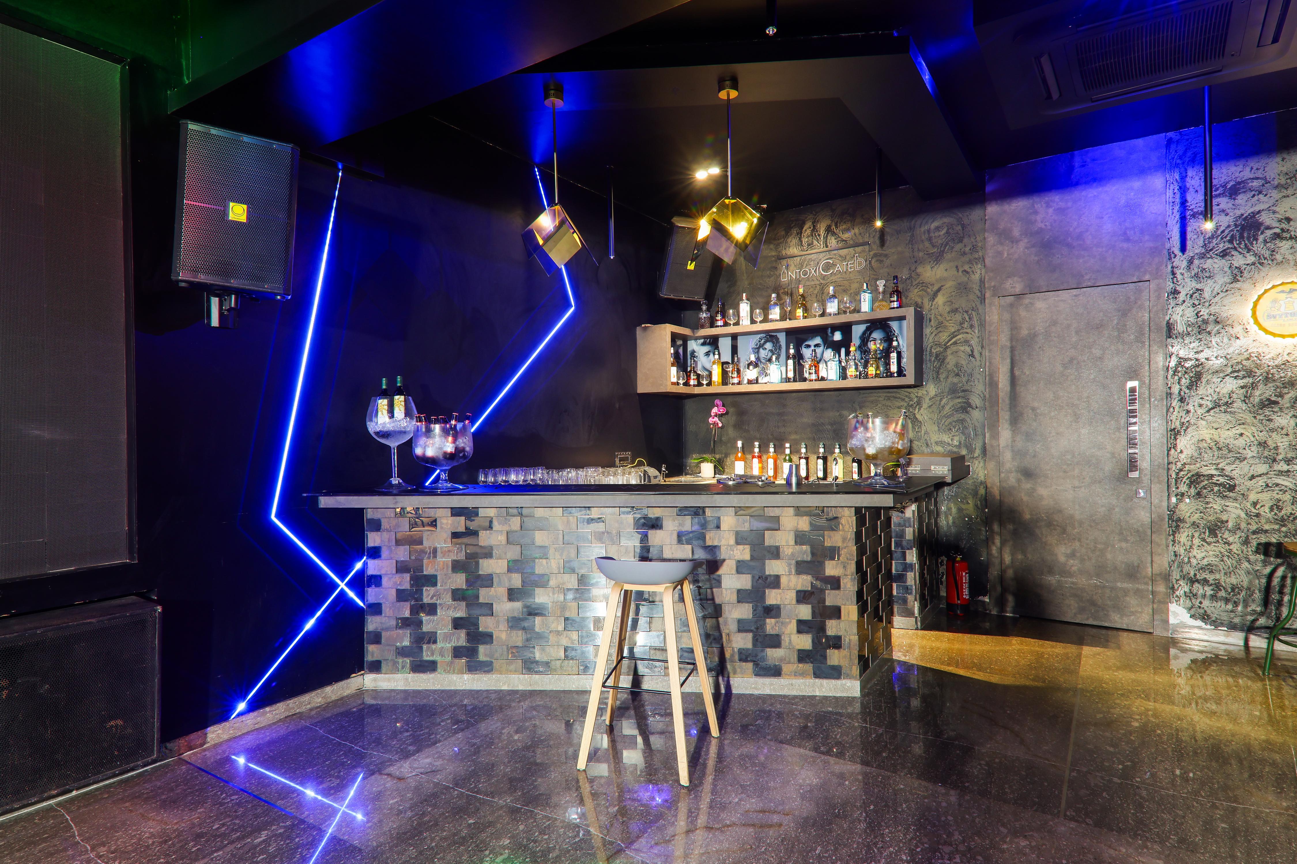 KAROKE BAR