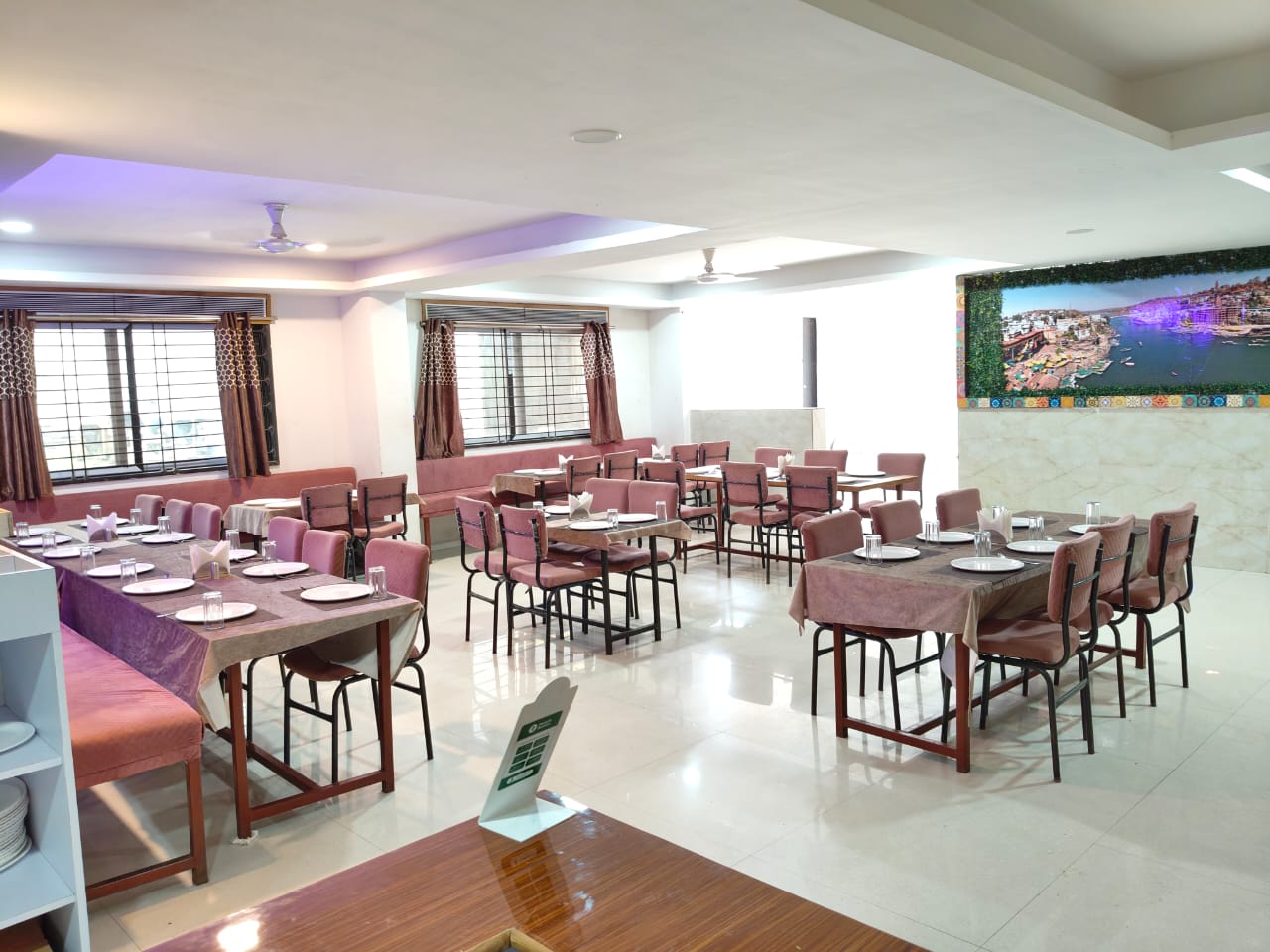 HOTEL LALIT INN RESTAURANT