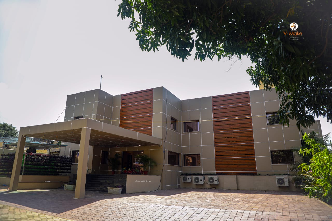 Col's Hotel Uphaar 𝗕𝗢𝗢𝗞 Mhow Hotel