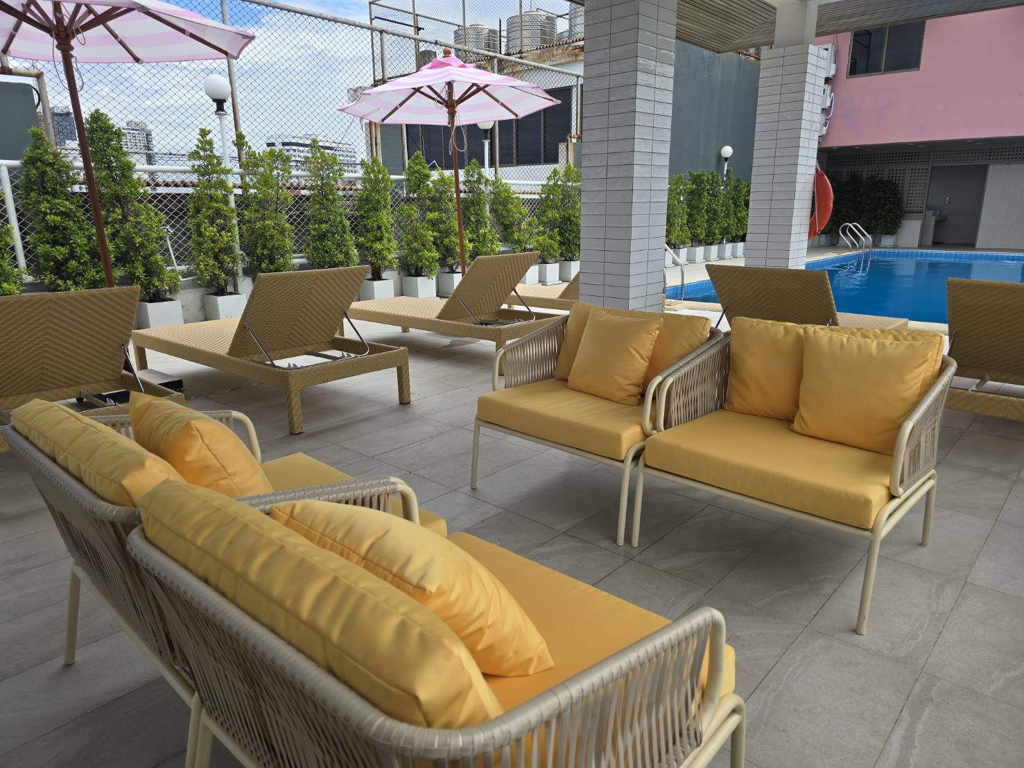 Cloudotel cafe