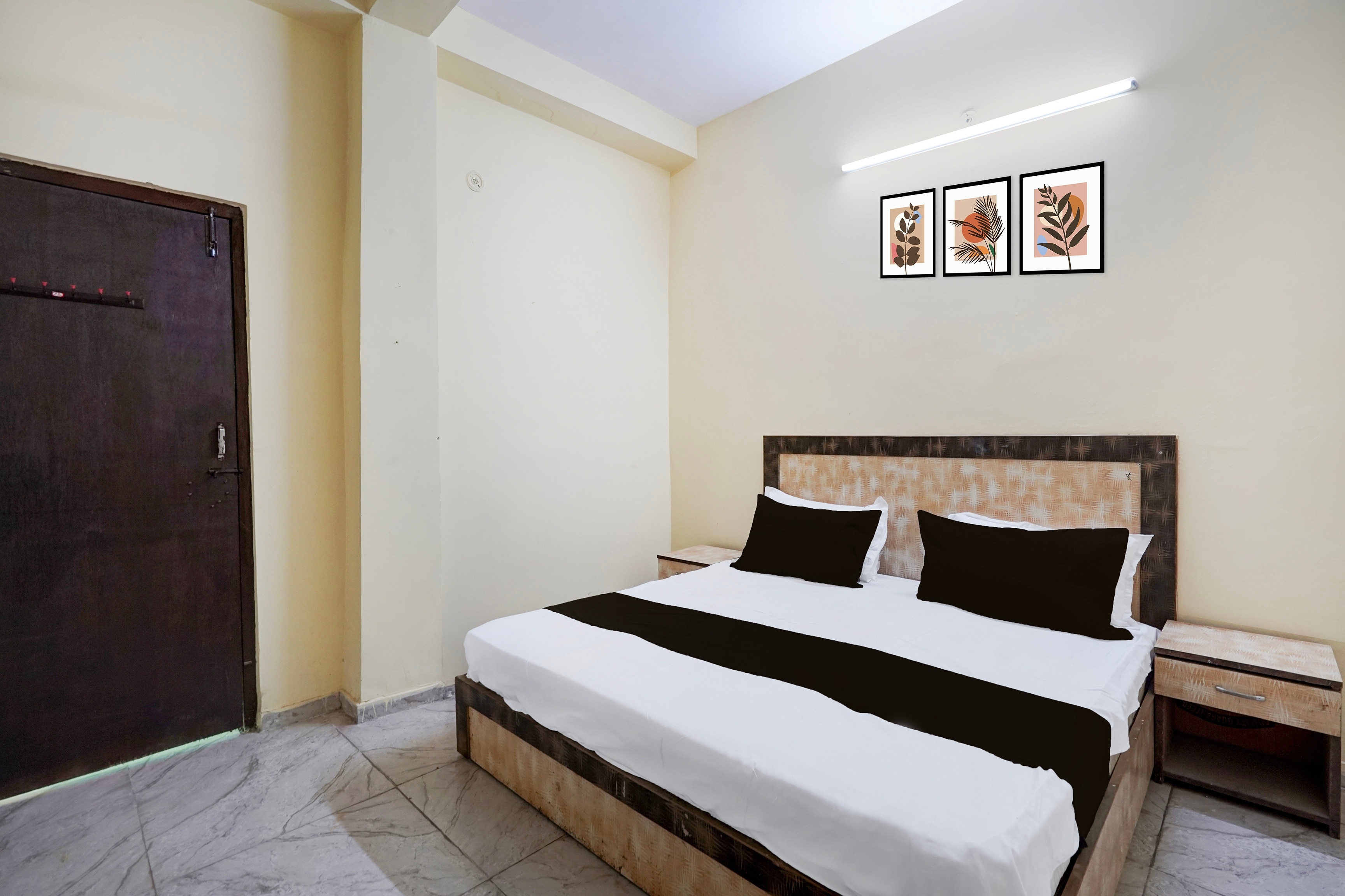 Vip Stay Hotel O Vip Stay Inn ๐๐ข๐ข๐ Ghaziabad Hotel