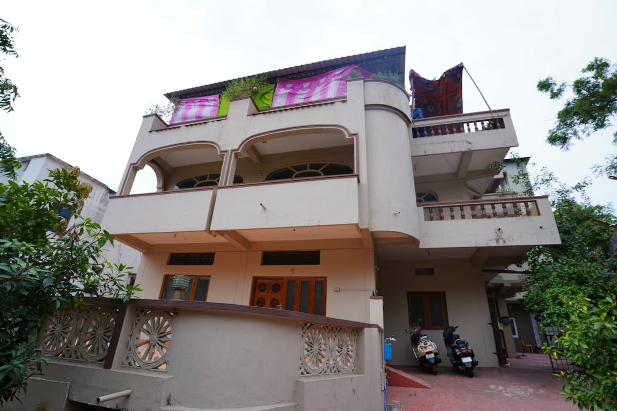 Feel like home Rk beach 𝗕𝗢𝗢𝗞 Visakhapatnam Homestay
