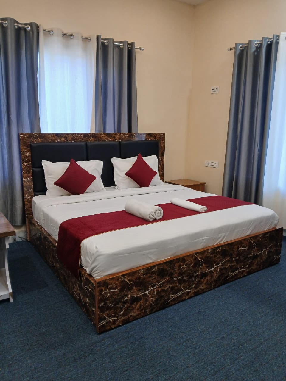 Raj hotel and Restaurant 