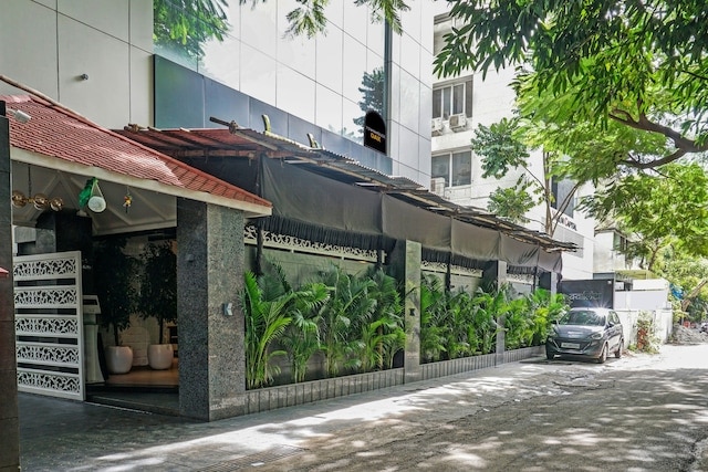 Green Land Family Resto. Bar