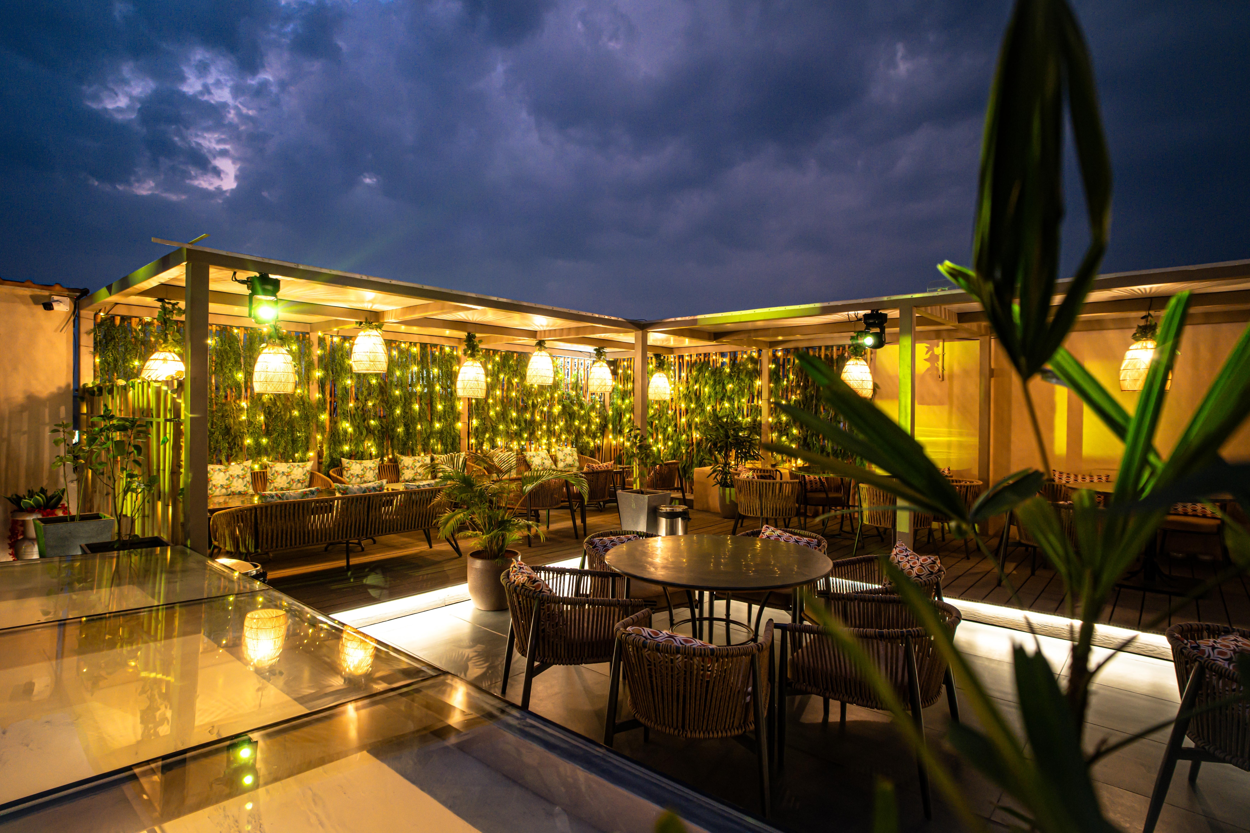 Tipsy Rooftop Restaurant
