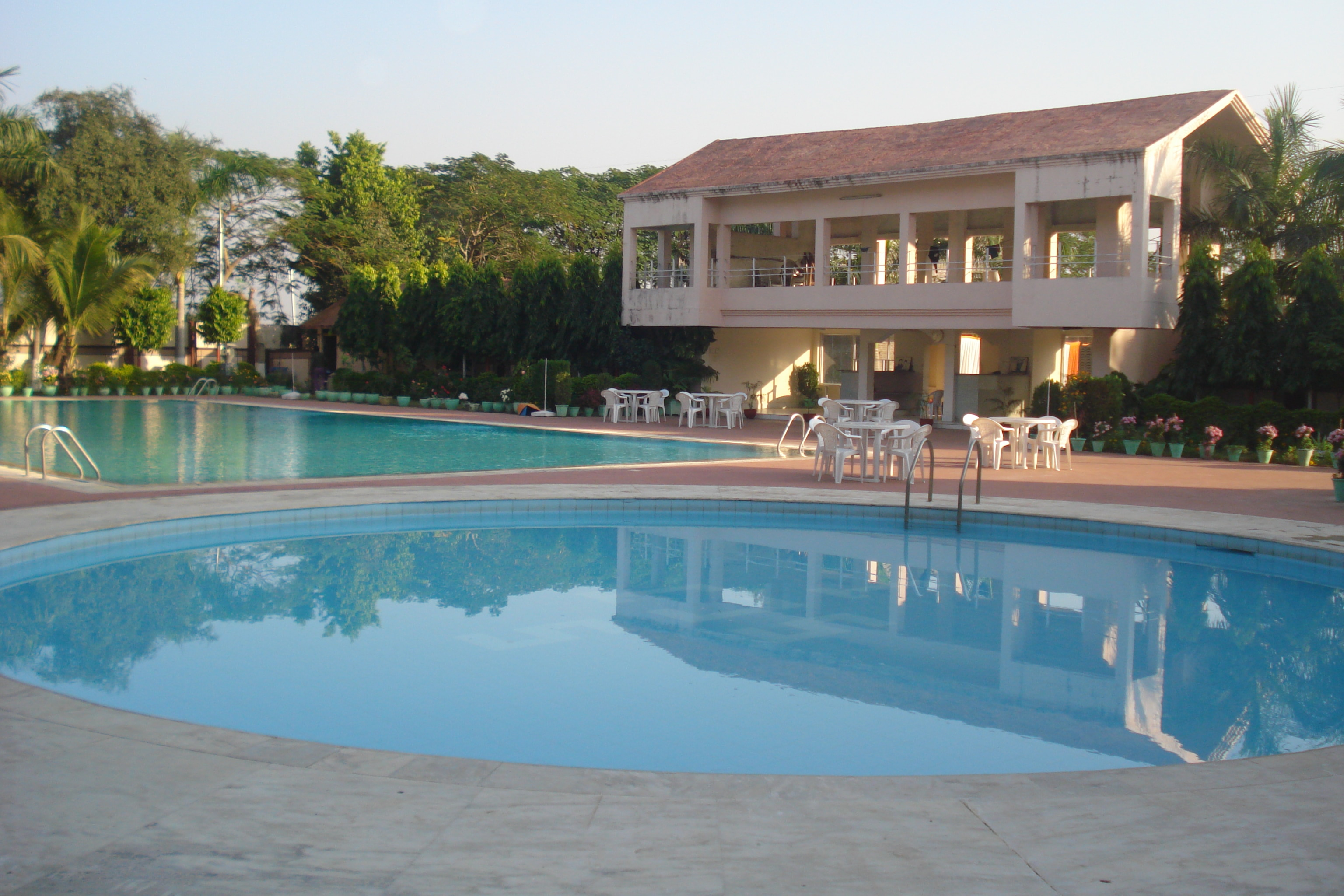 Sports Club of Jabalpur 𝗕𝗢𝗢𝗞 Jabalpur Hotel