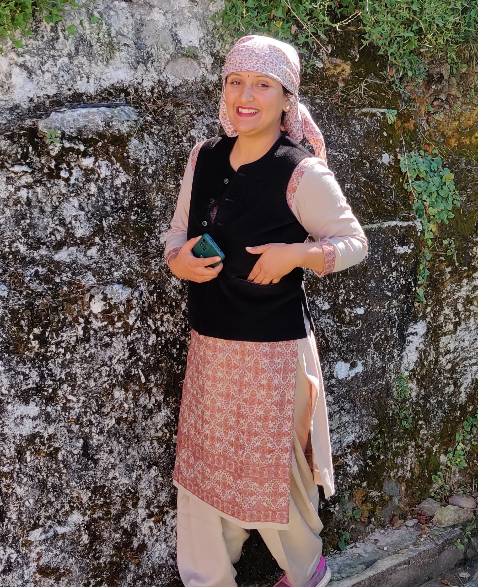 Mom's Blessings Homestay 2BHK Valley View Stay 𝗕𝗢𝗢𝗞 Shimla Homestay