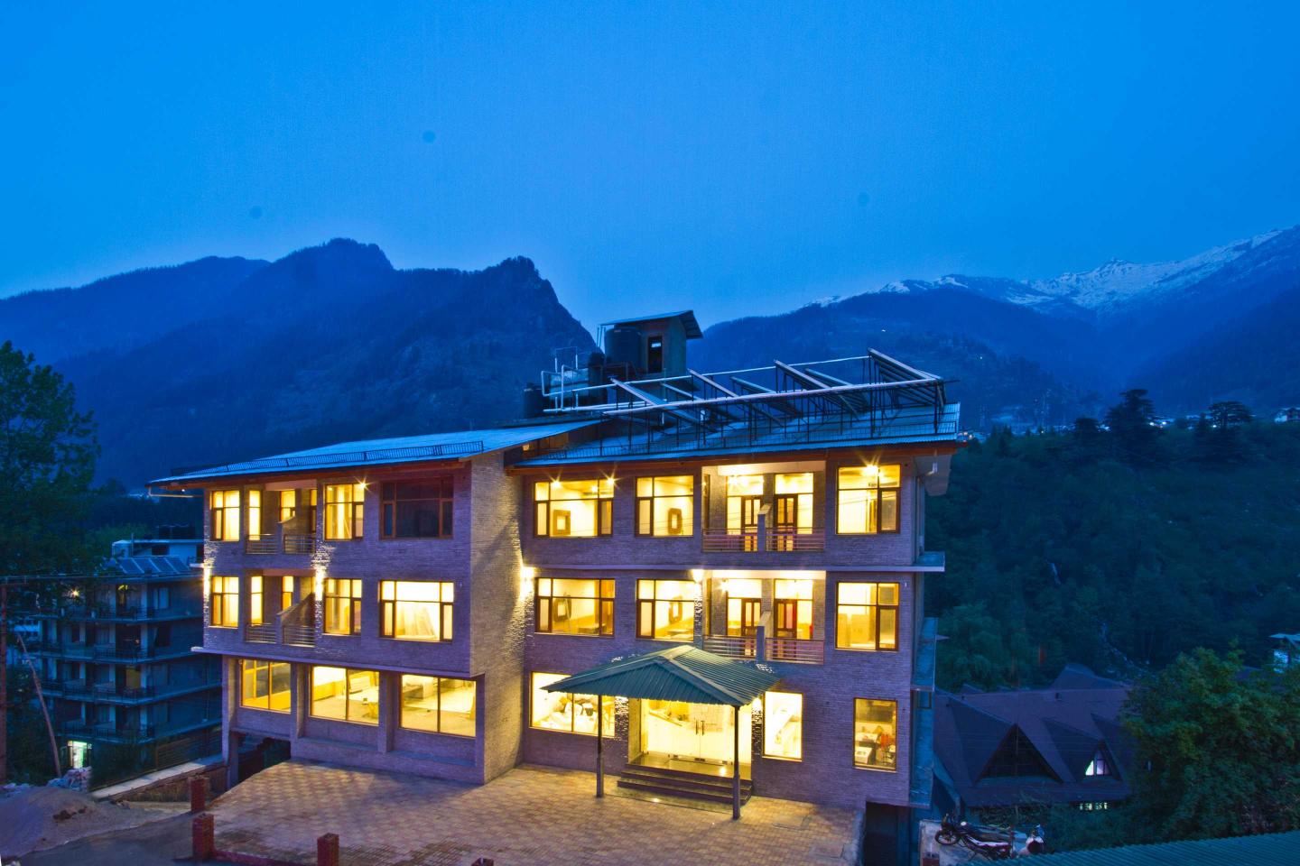 SARTHAK REGENCY(Centrally heated & Air cooled)