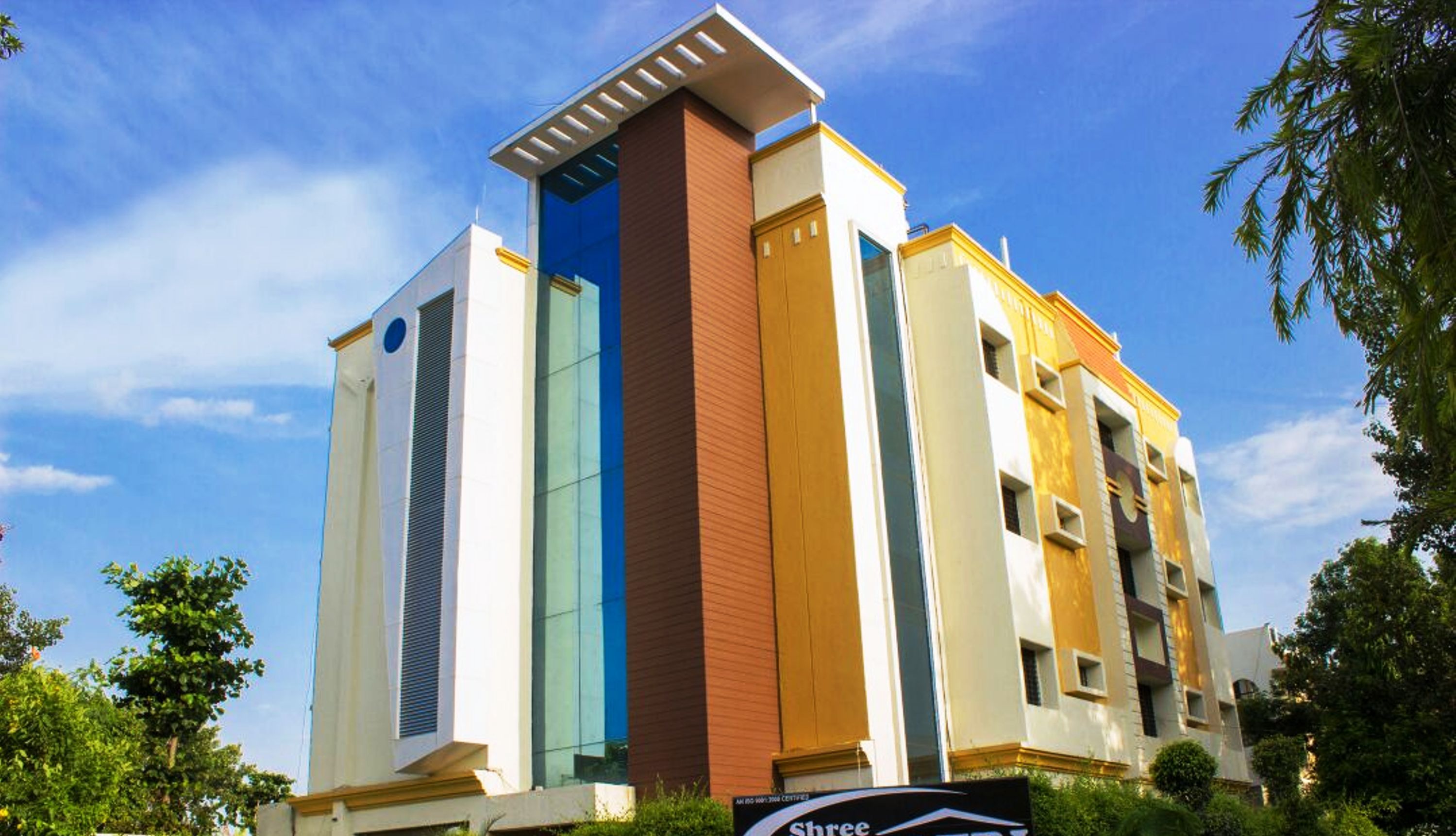 Hotel Gayatri Inn | Nagpur Hotel BOOK @ ₹1