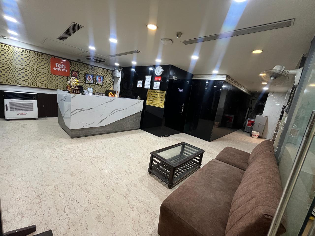 Hotel Seventh Heaven | Britannia Chowk Delhi | Couple Friendly 𝗕𝗢𝗢𝗞  Delhi Homestay
