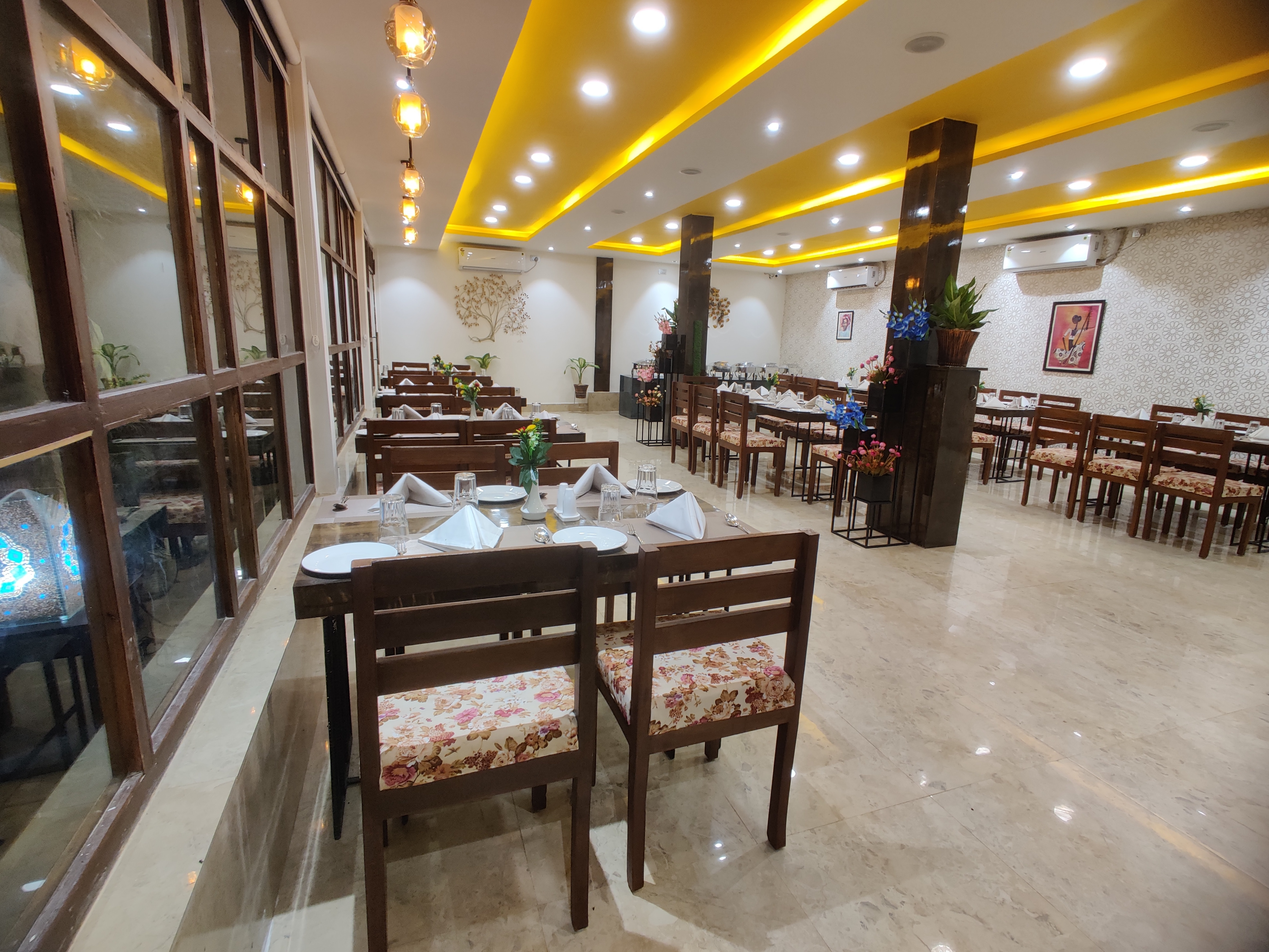 Dining Delight Restaurant