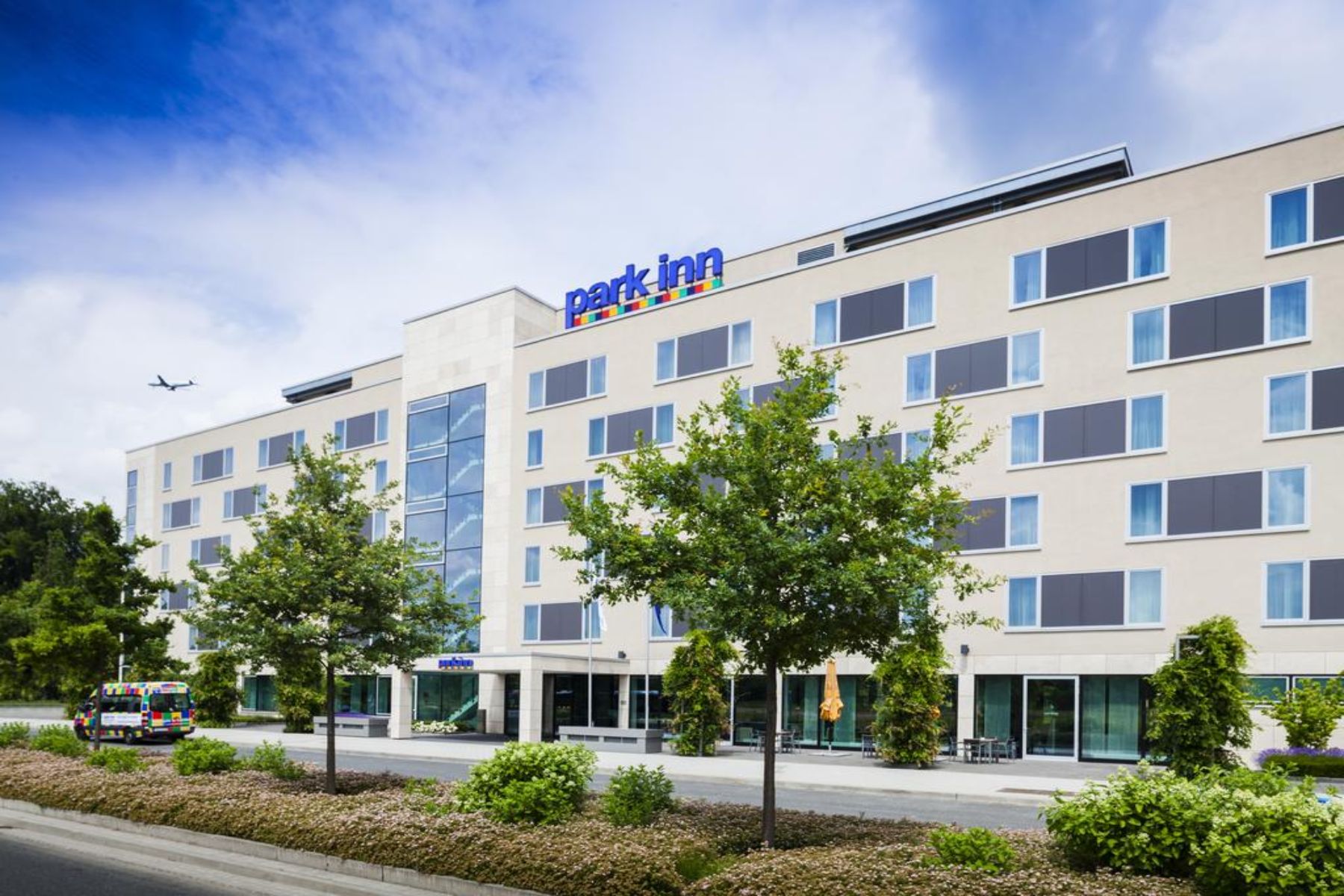 Park Inn by Radisson Frankfurt Airport 𝗕𝗢𝗢𝗞 Frankfurt Hotel 𝘄𝗶𝘁𝗵 𝗙𝗥𝗘𝗘