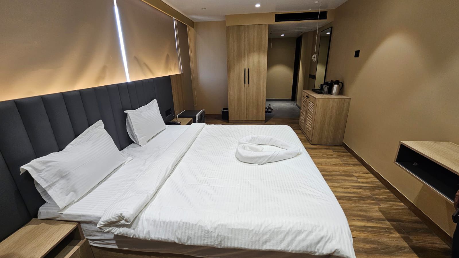Fun Hotels Rajkot 𝗕𝗢𝗢𝗞 Rajkot Hotel