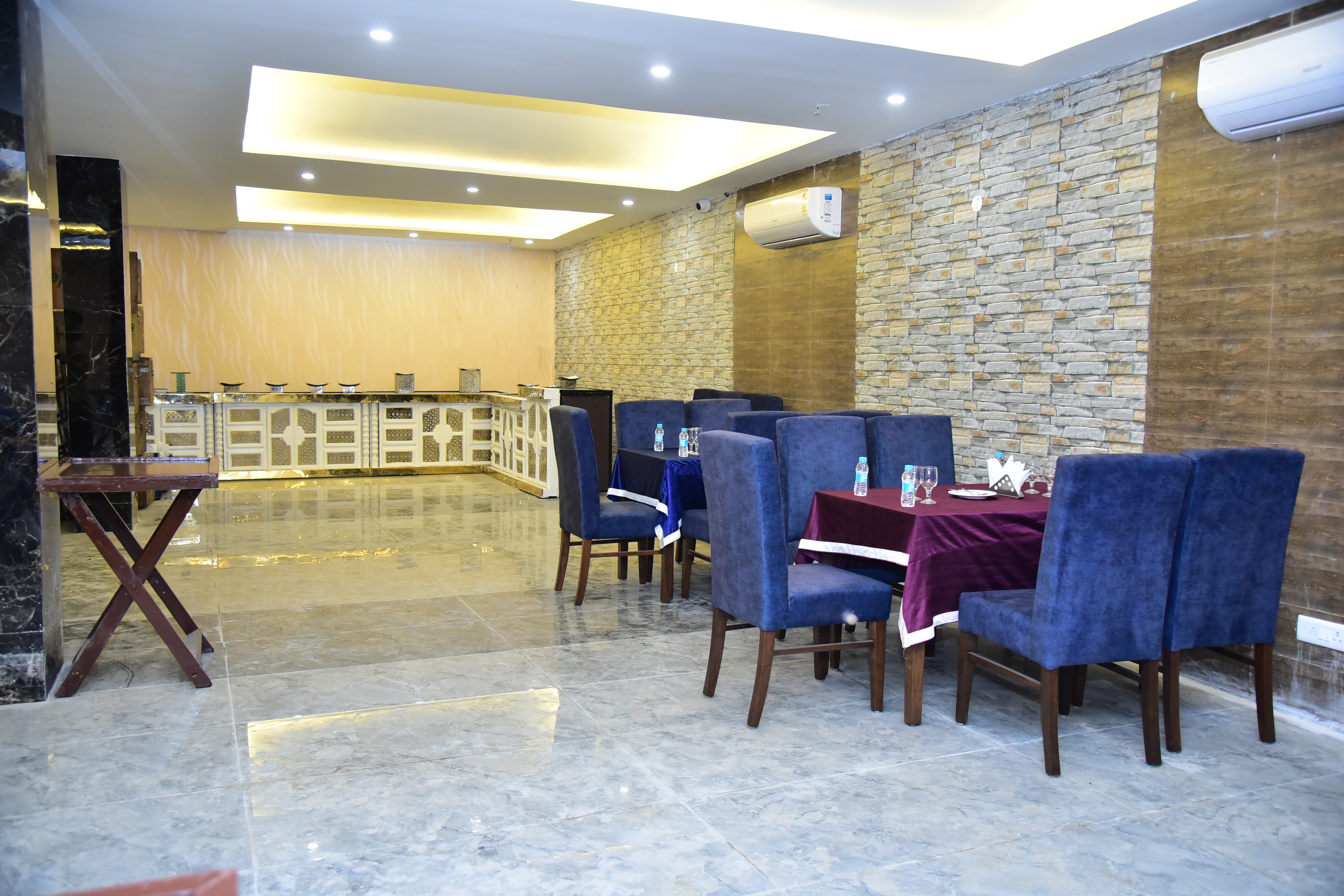 THAMES RESTAURANT