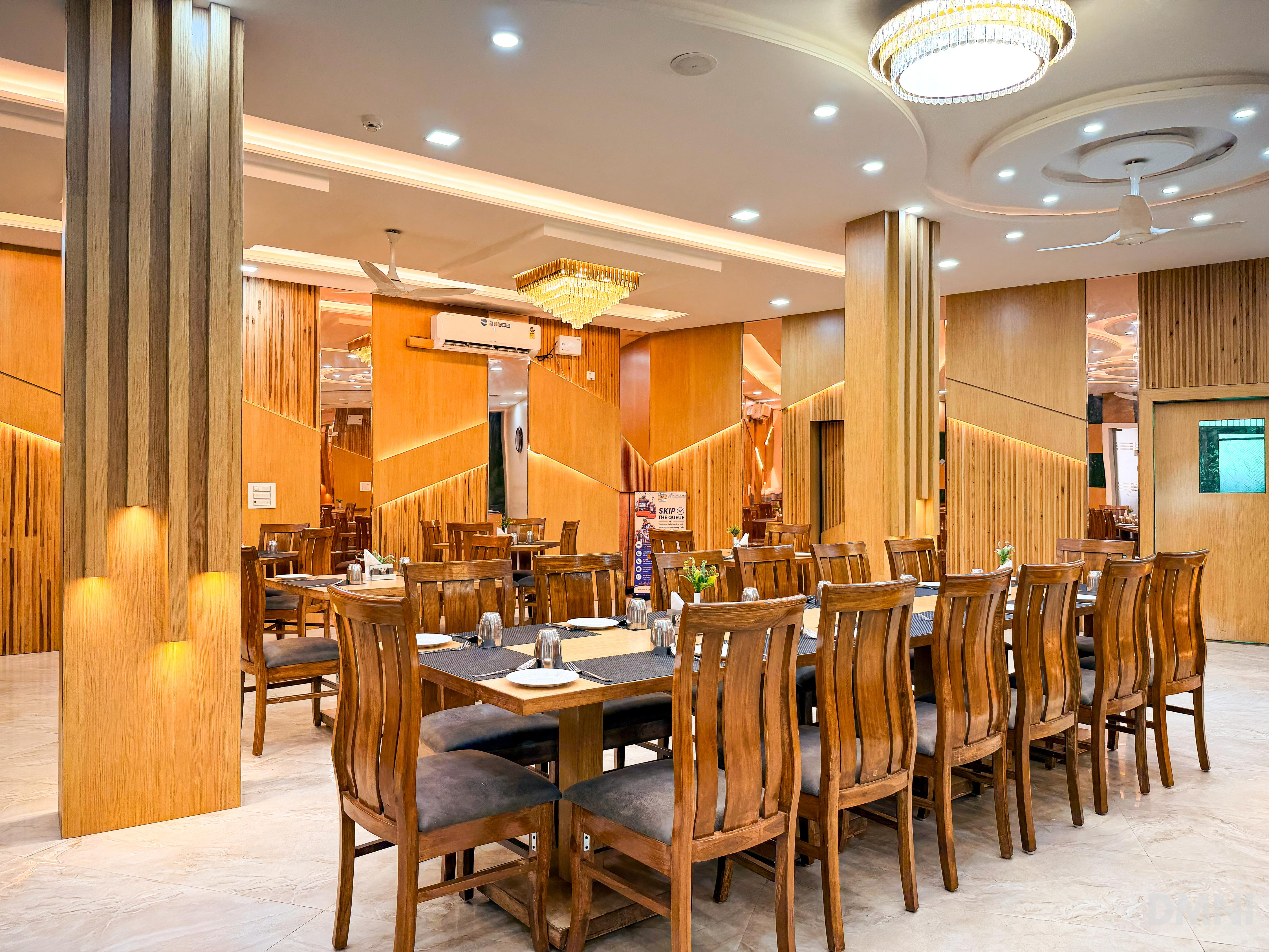 Hotel Shri Radha Orchid