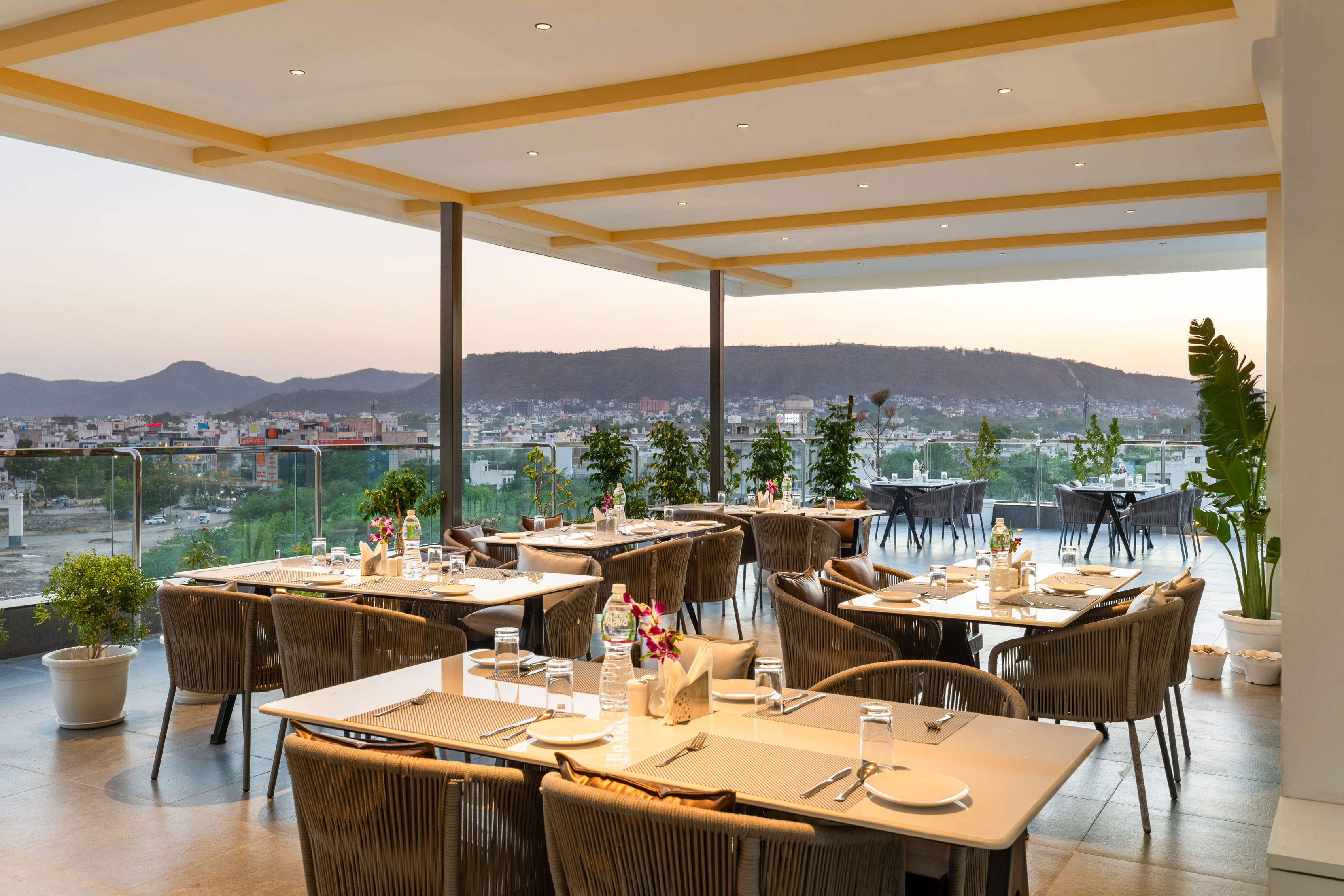 Up Stairs Restaurant by 7 Rays Hotel