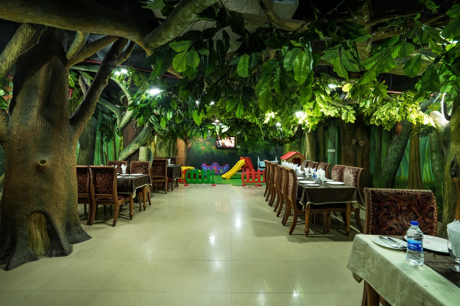 JUNGLE RESTAURANT