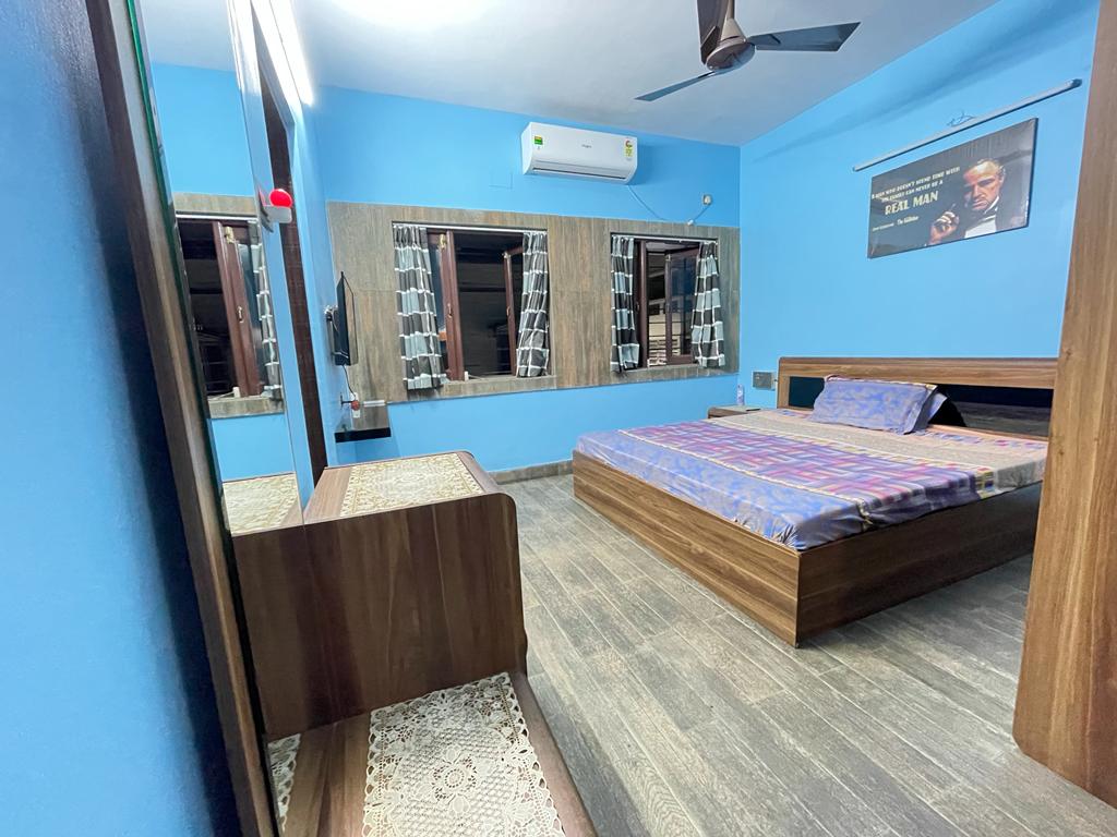 PUNEET STAYS near Ruby and VFX Global Visa Service 𝗕𝗢𝗢𝗞 Kolkata Homestay