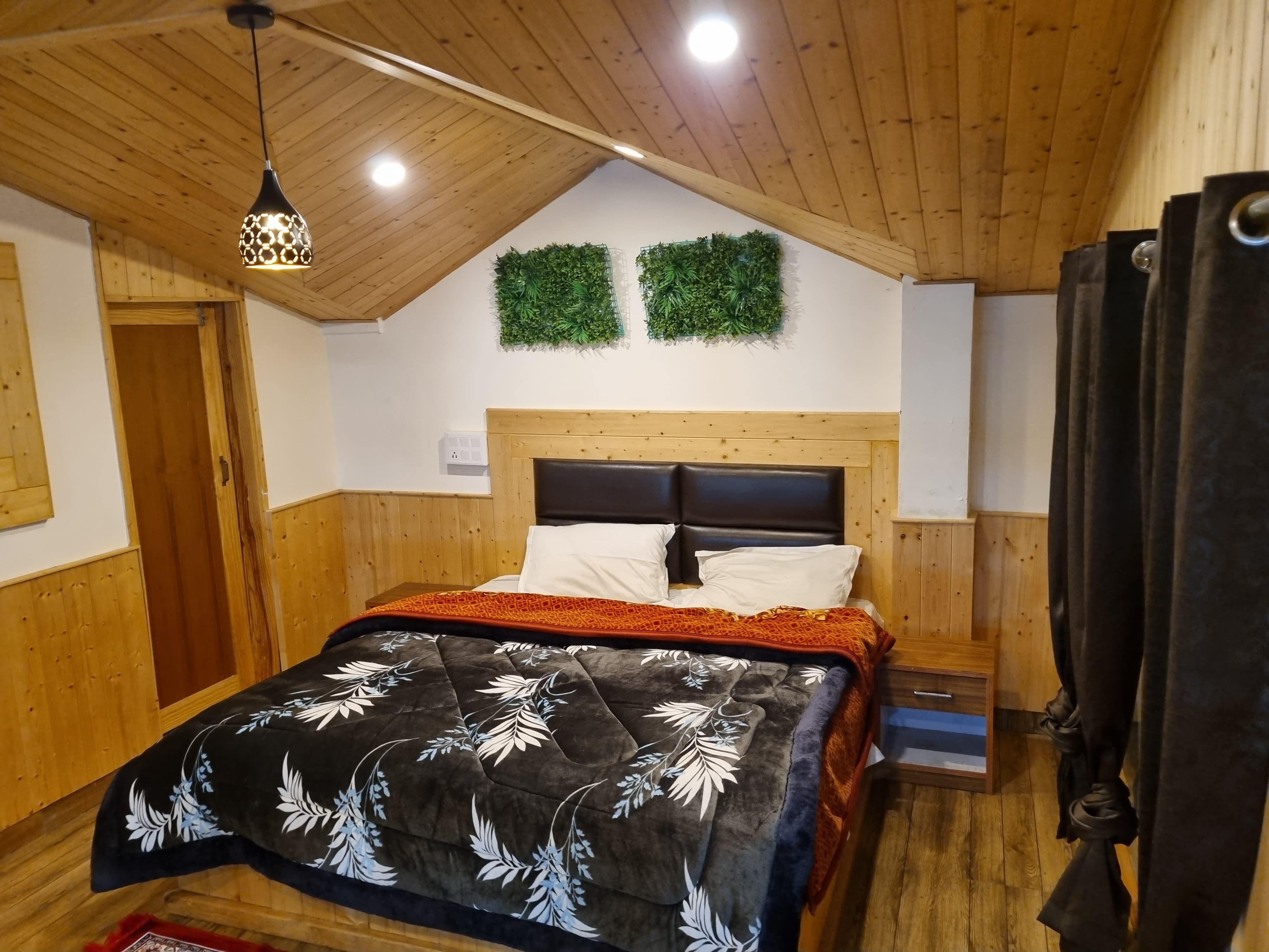 The Simsa Heaven Hotel Manali - Reviews, Photos & Offer
