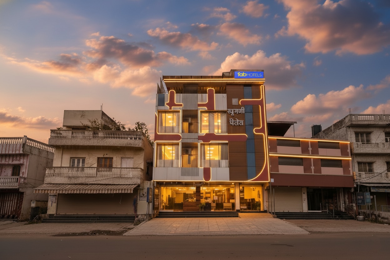 FabHotel Raghumani Palace, Ujjain — ₹1200/night, 3.4★, 150 m from Mahakal Temple