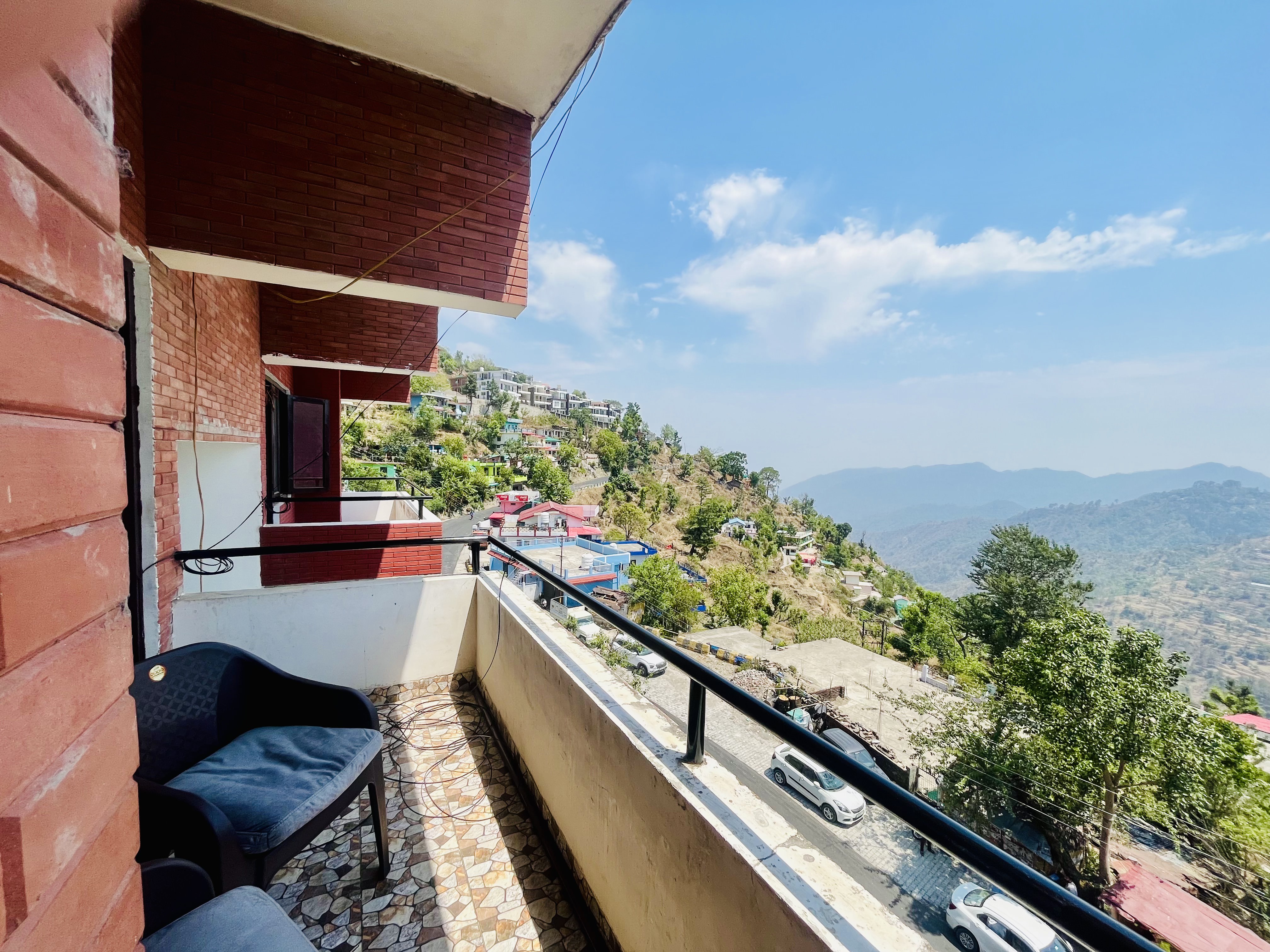 The solace 𝗕𝗢𝗢𝗞 Nainital Apartment - Hidden Penthouse Apartment In Nainital