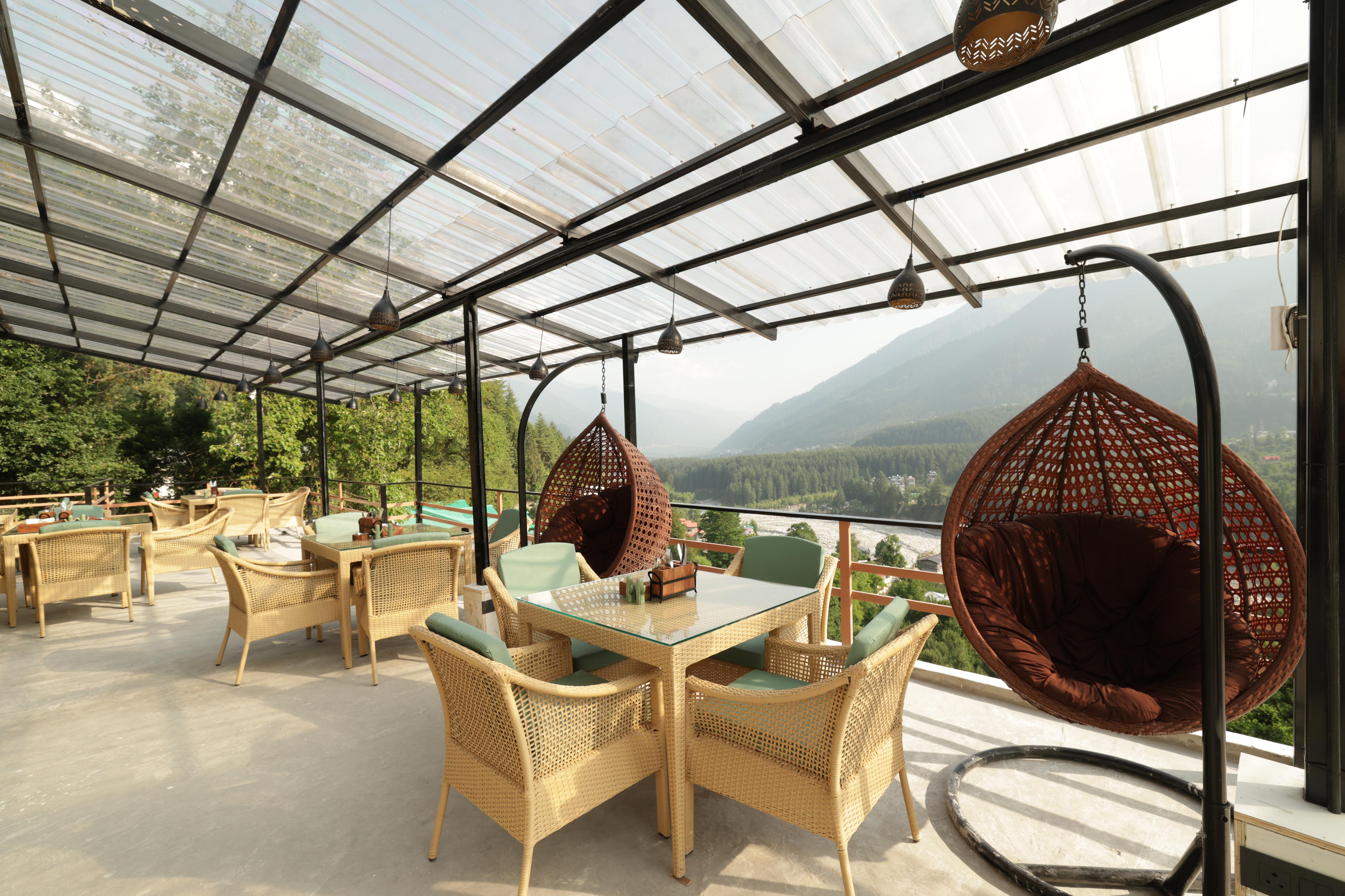 Sky Hi Rooftop Lounge