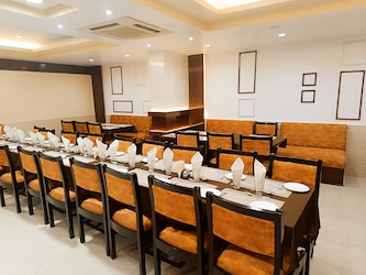 How Does a Rajasthani Hotel Reflect Traditional Hospitality?