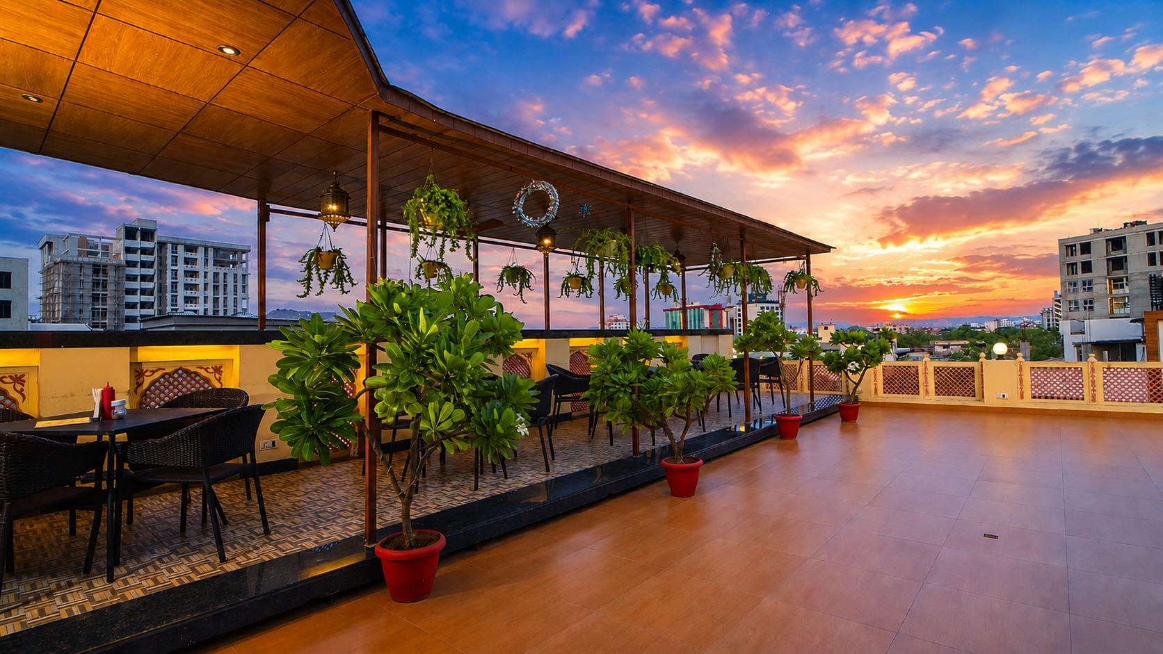 Hotel H R Palace Restaurant