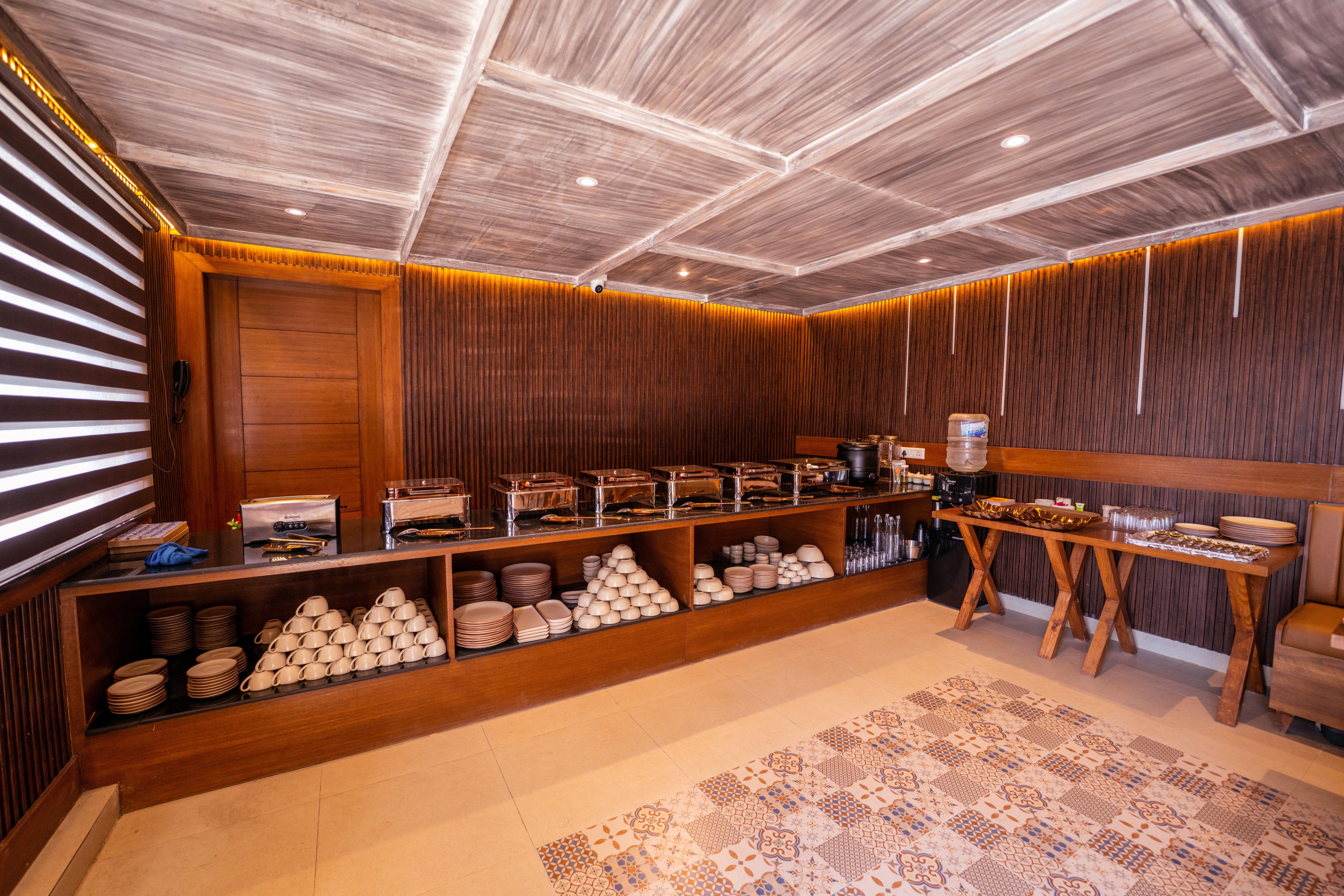 DINE LOUNGE