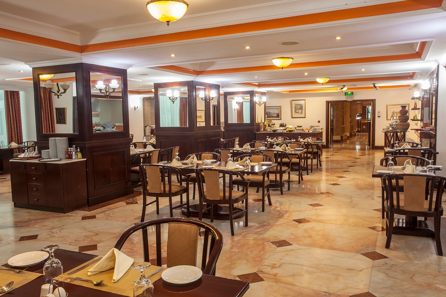 Four Season Restaurant 