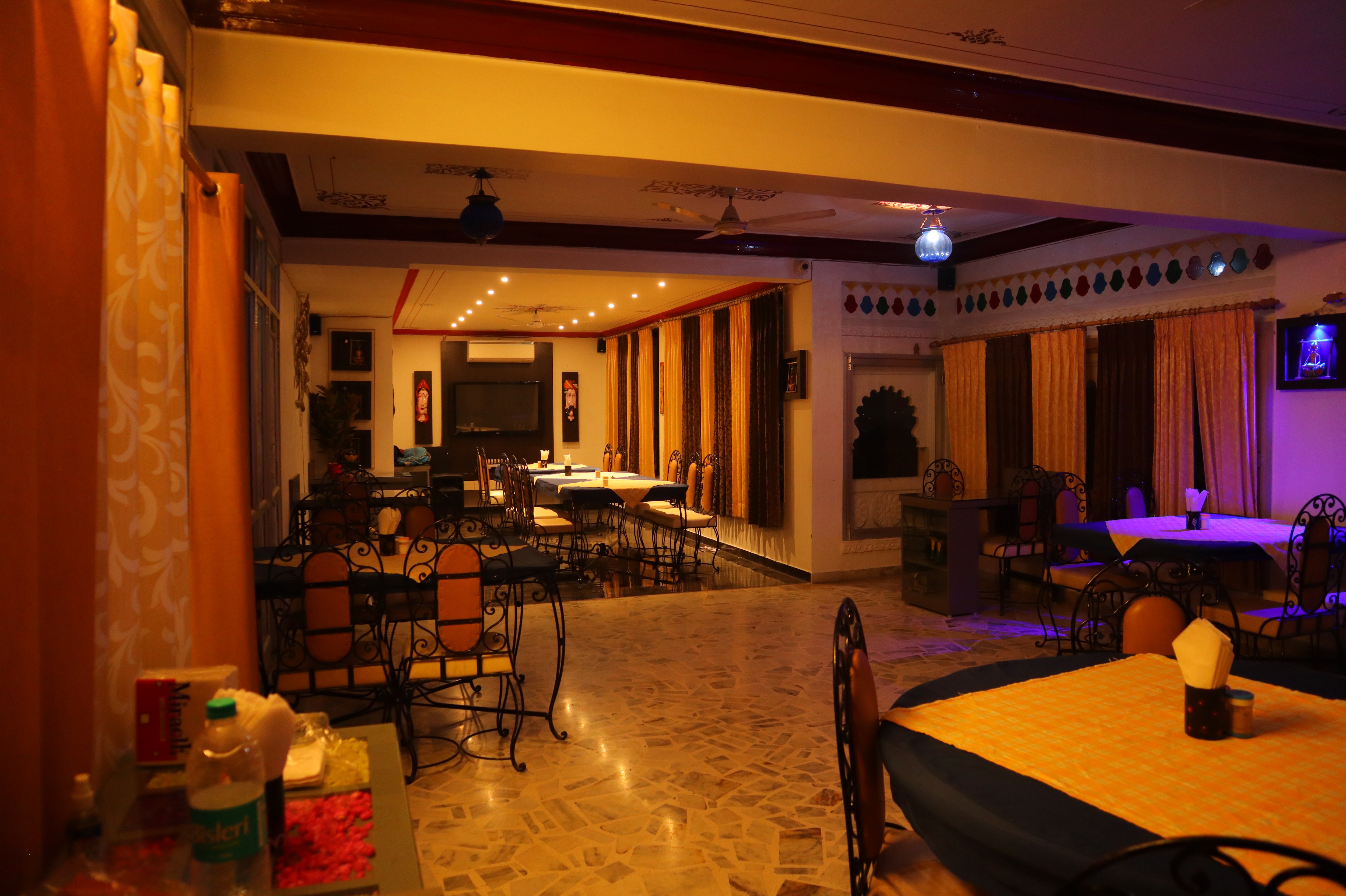 Mayur Cafe