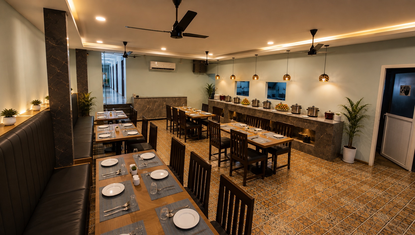 DUSK AND DAWN MULTI RESTAURANT