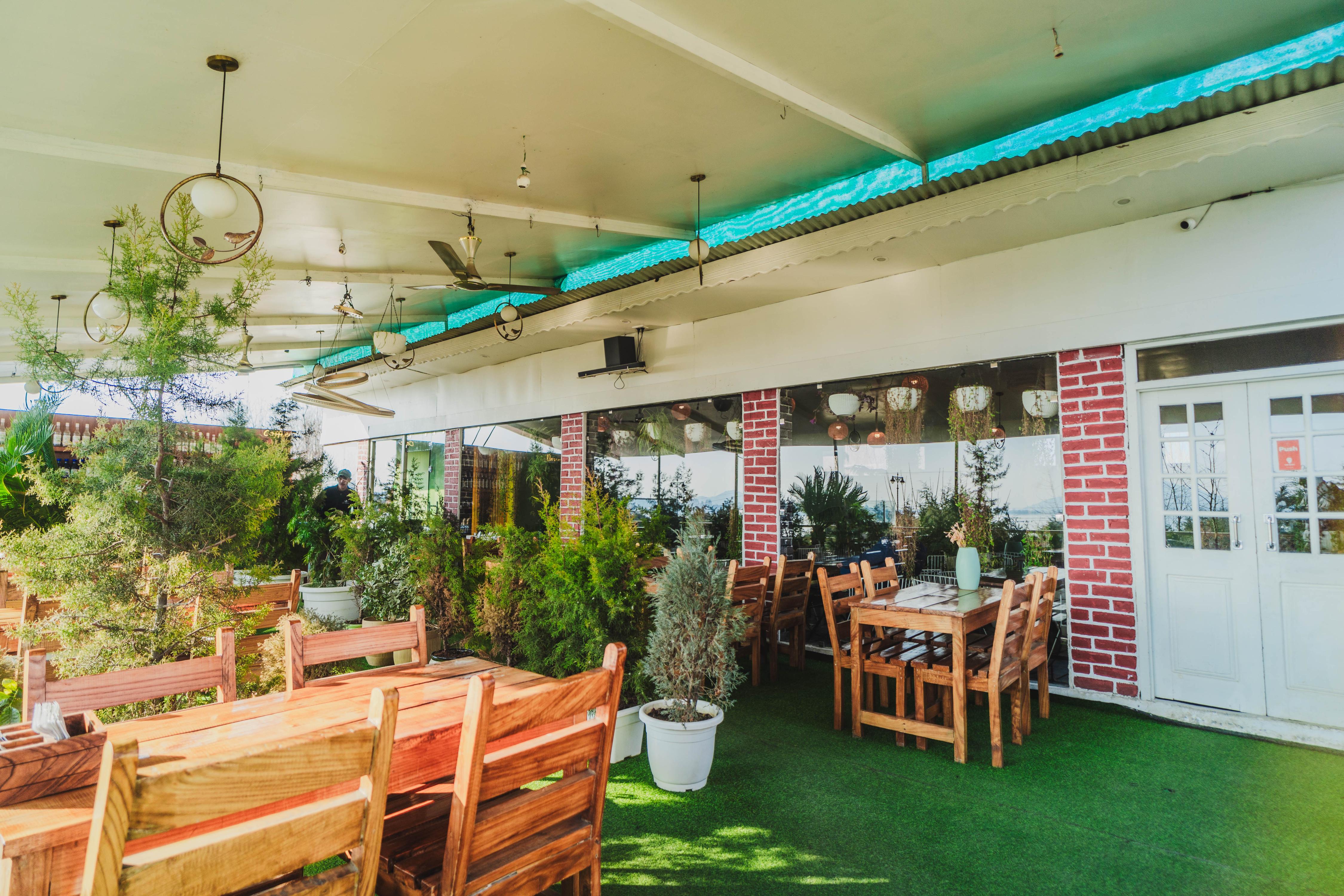 Cafe Emerald