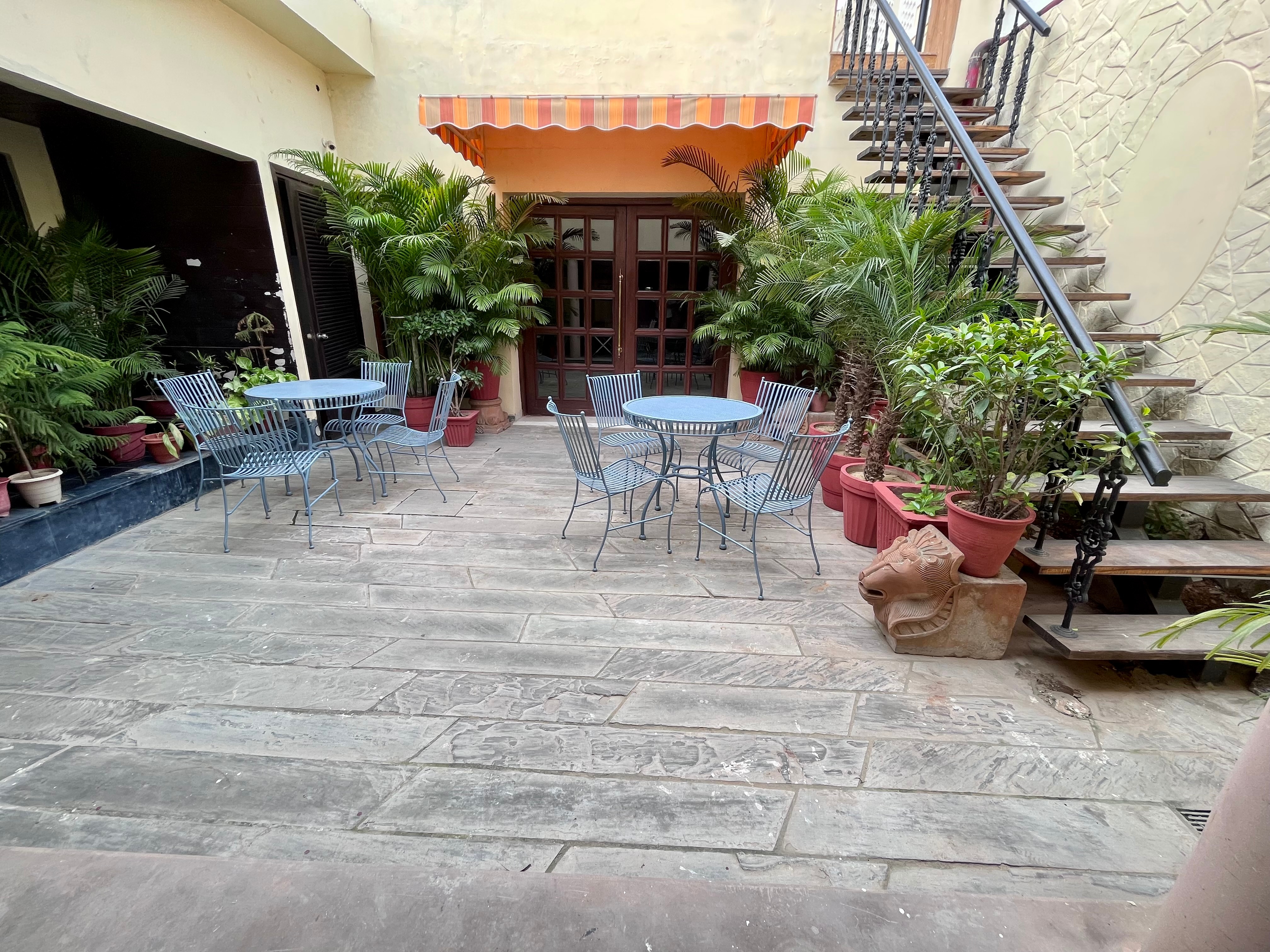 Ratnika - A Vegetarian Restaurant
