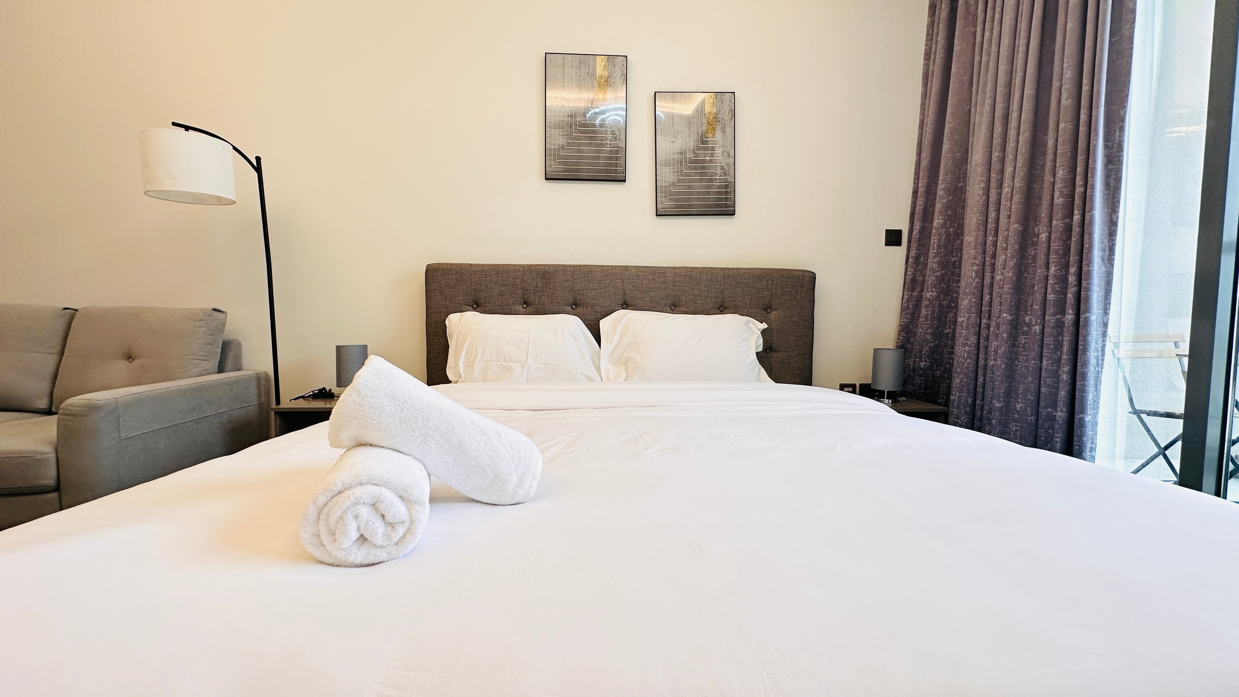 Curated visual reference: Upscale Studio Apartment Palm View With Big Balcony Free Parking Photo Inspiration