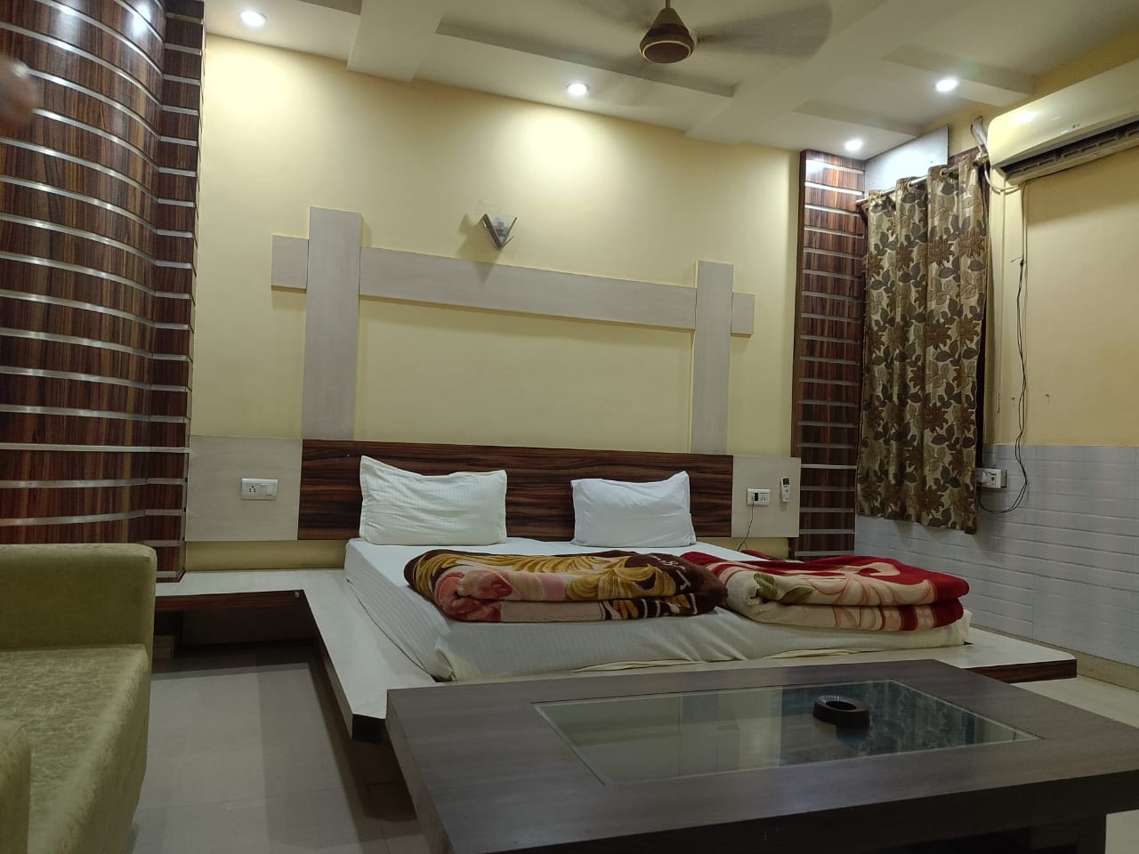 Mahbob Hotel Shri Raghav Palace Mahoba - Reviews, Photos & Offer