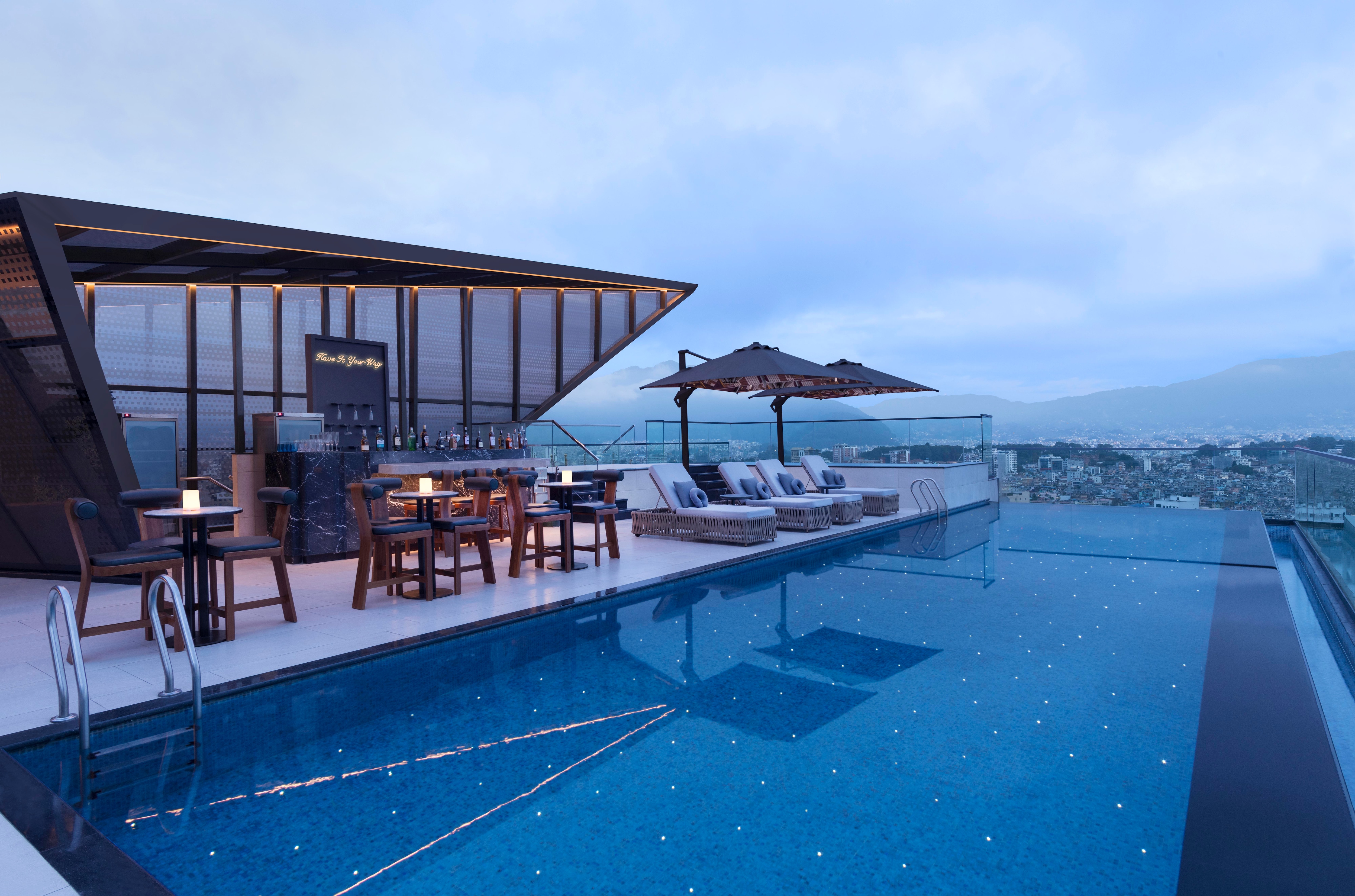LYRA - THE POOL BAR