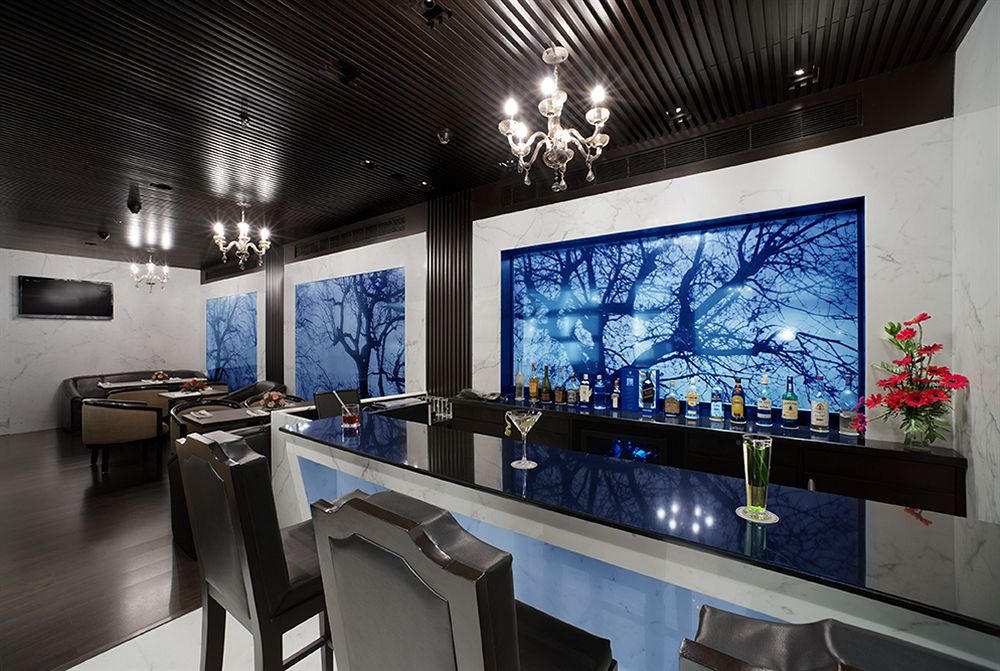LUSCIOUS RESTO BAR