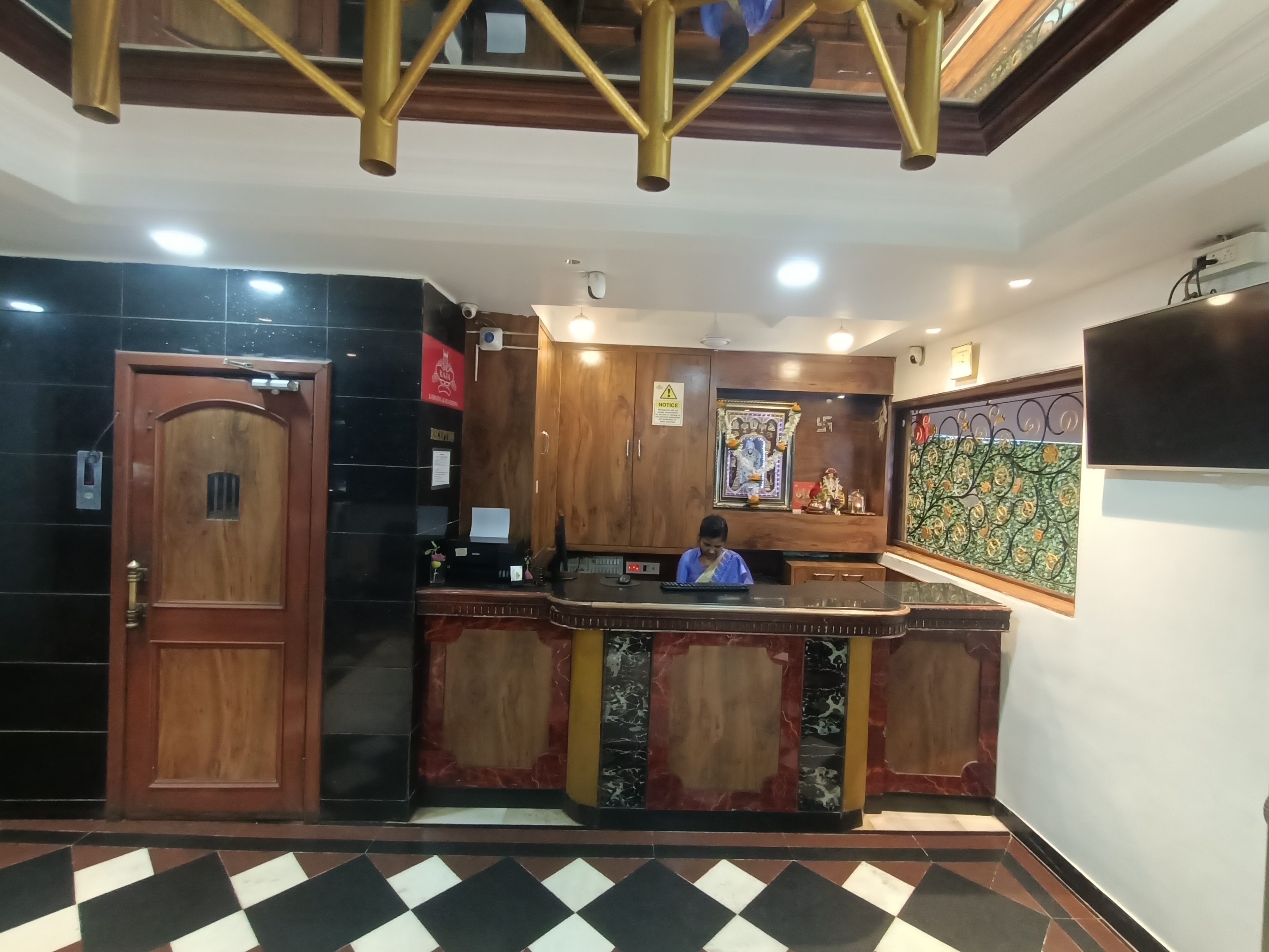 Raja hotel