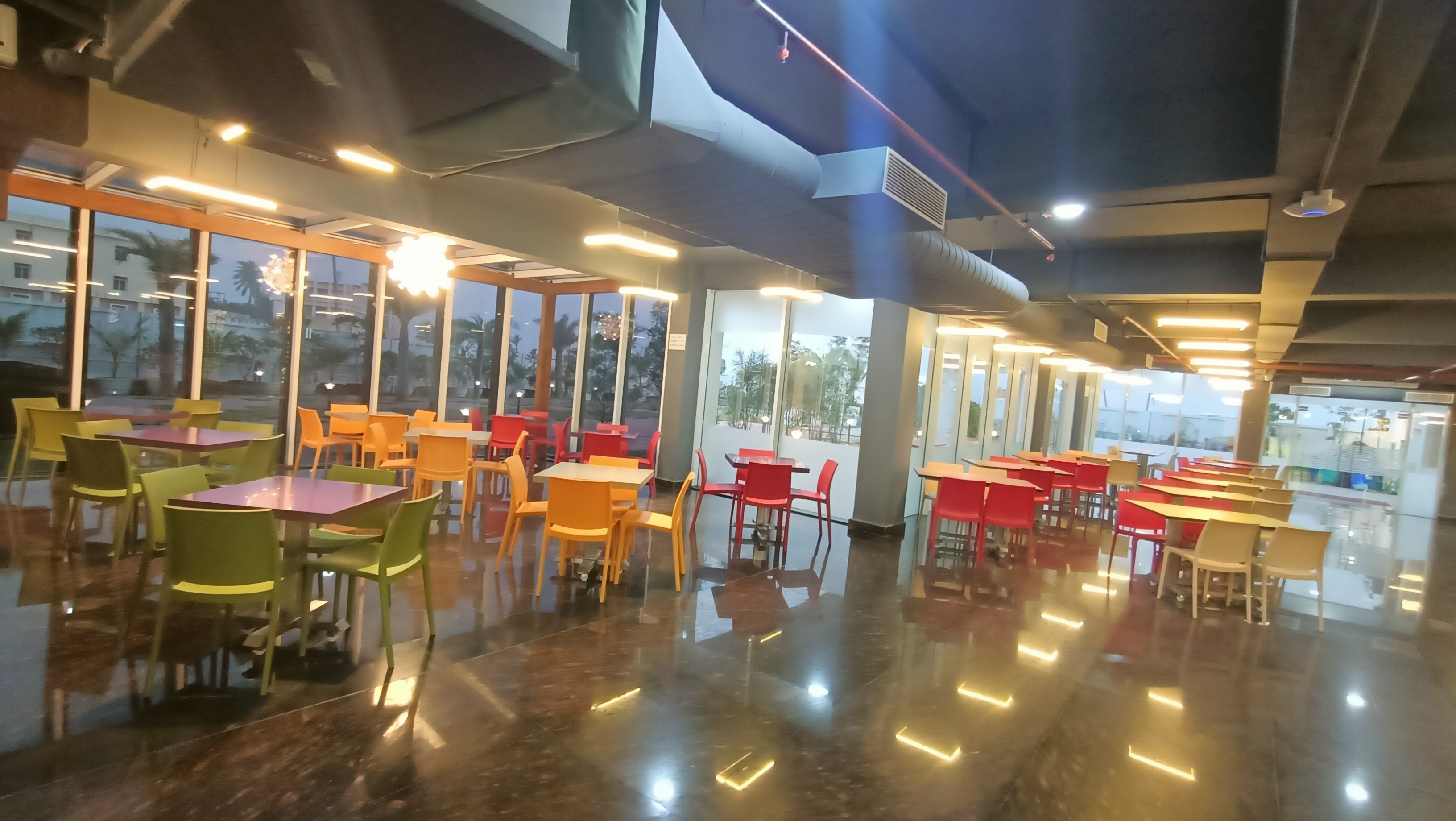 Vbrance the food court