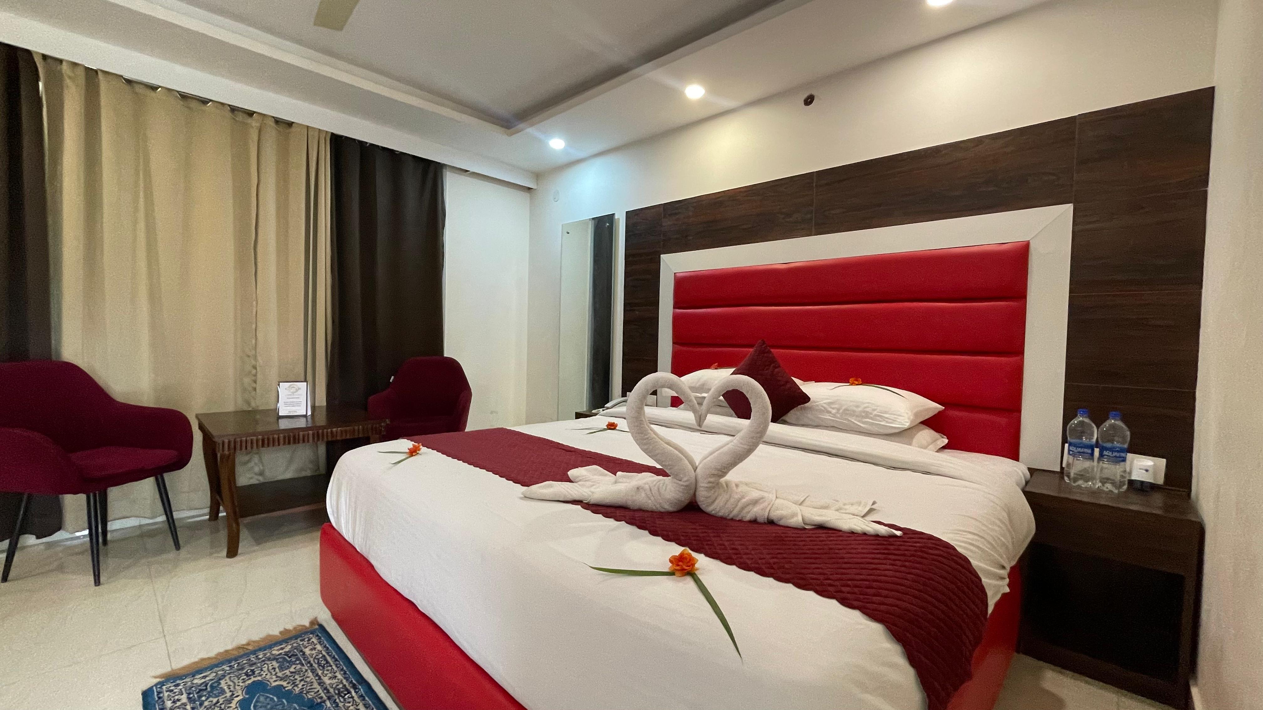 Hotel Golden Benchers 𝗕𝗢𝗢𝗞 Solan Hotel